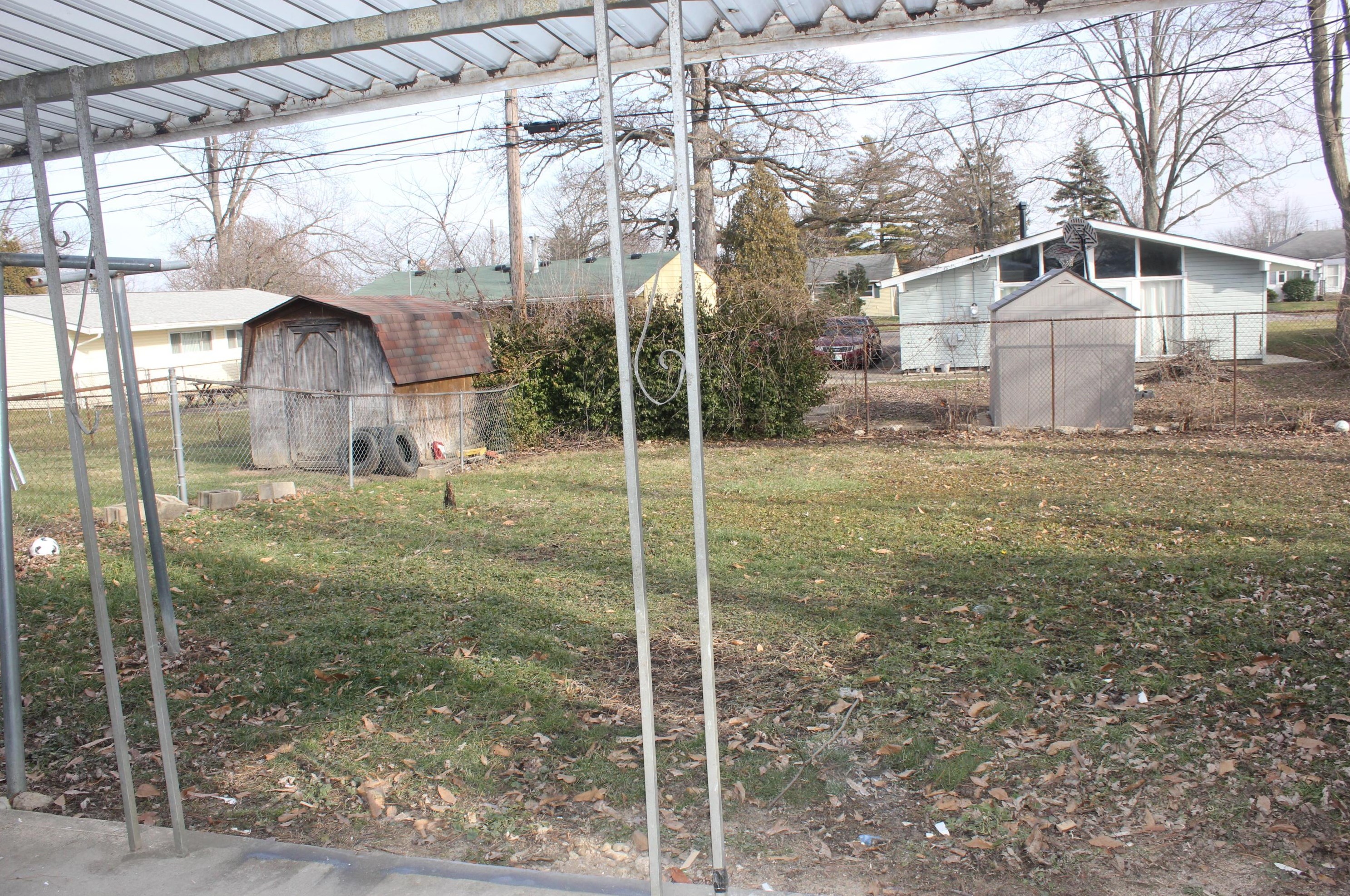 864 Mark Pl, Columbus OH 43204-1732 exterior