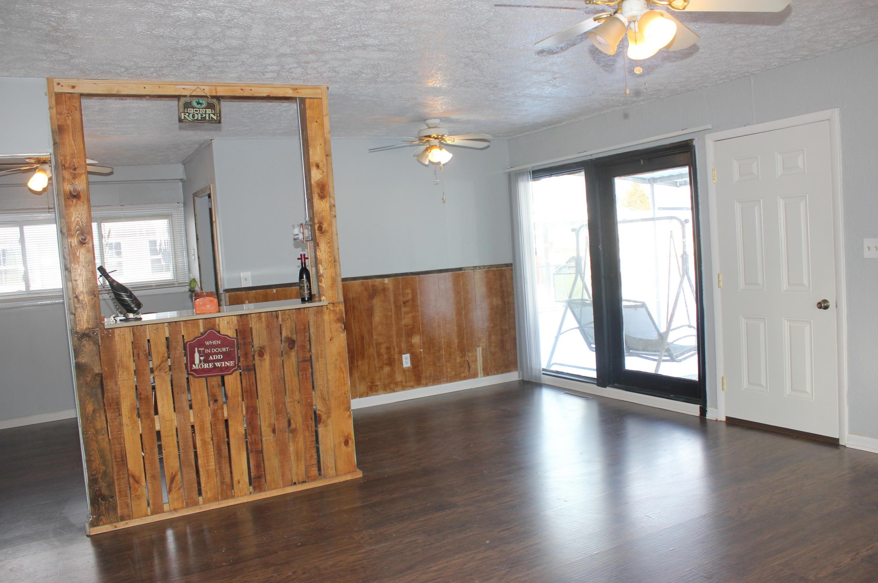 864 Mark Pl, Columbus OH 43204-1732 exterior