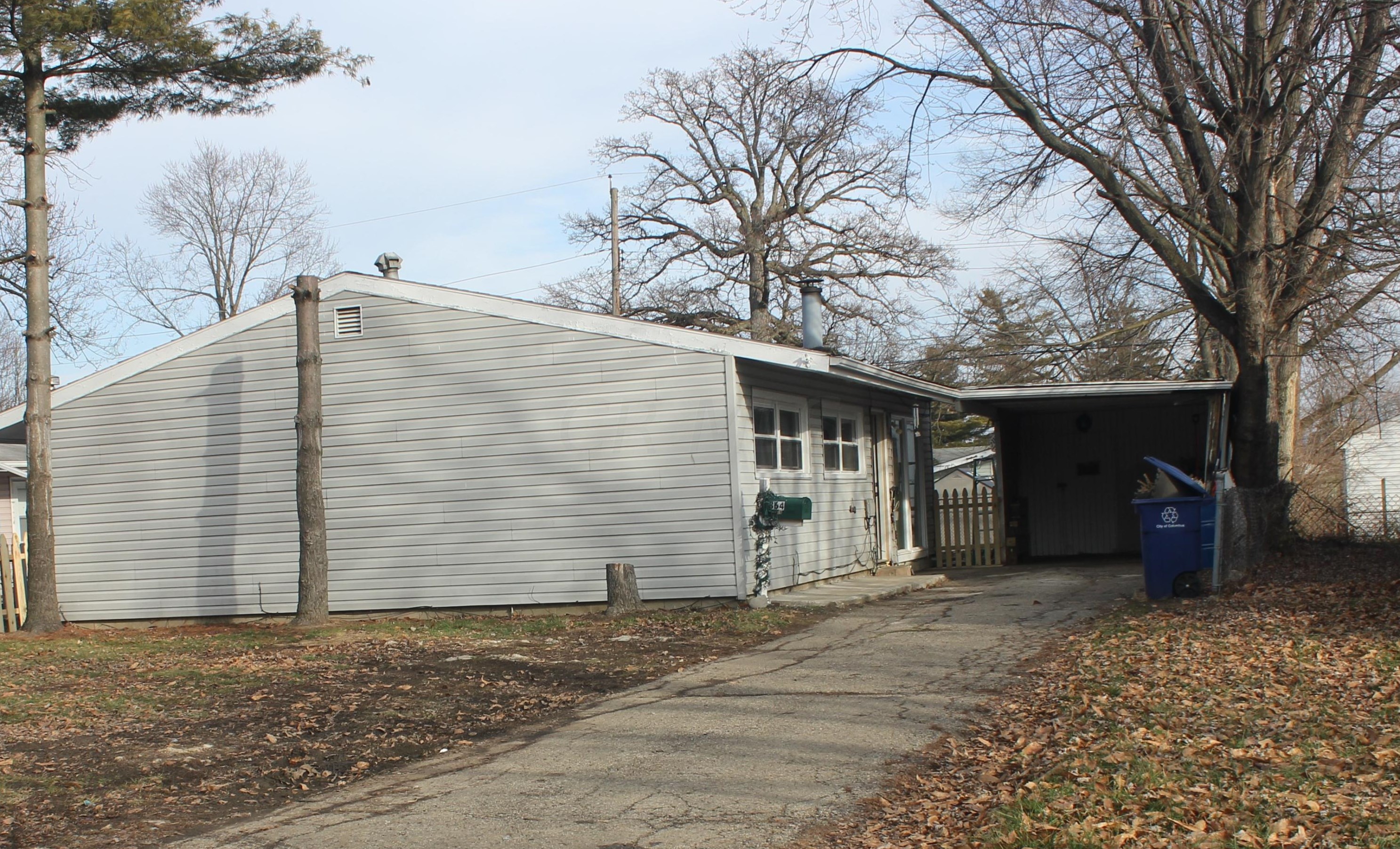 864 Mark Pl, Columbus OH 43204-1732 exterior