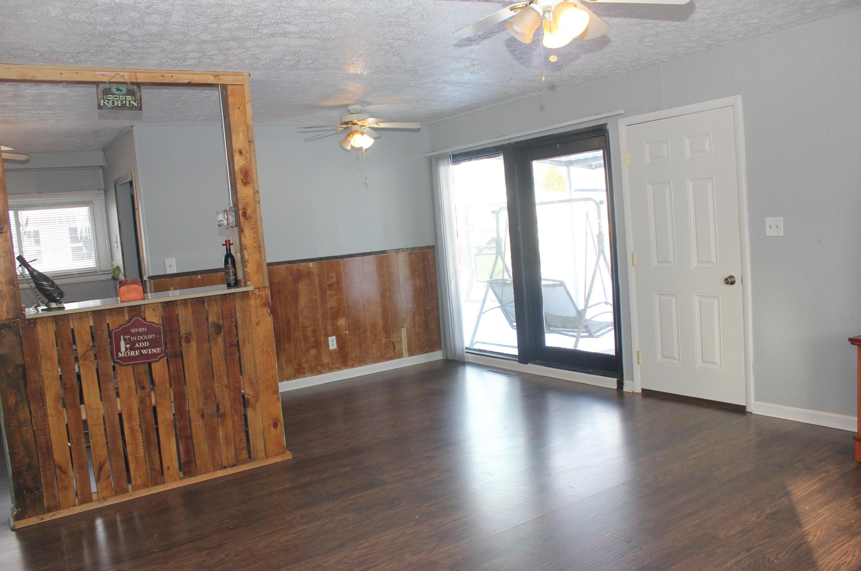 864 Mark Pl, Columbus OH 43204-1732 exterior