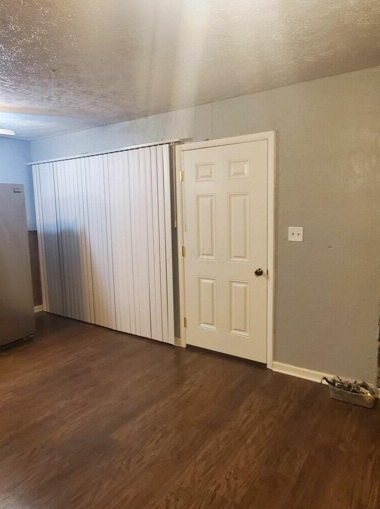 864 Mark Pl, Columbus OH 43204-1732 exterior