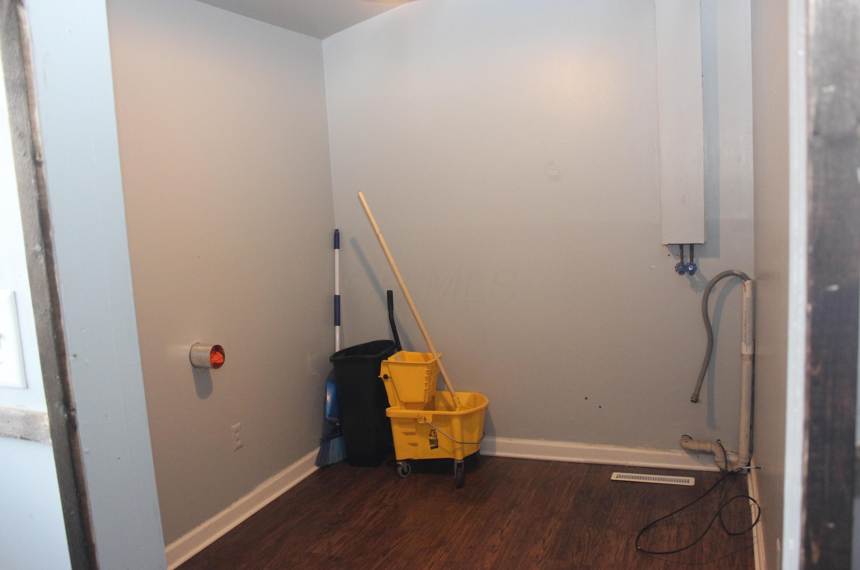 864 Mark Pl, Columbus OH 43204-1732 exterior