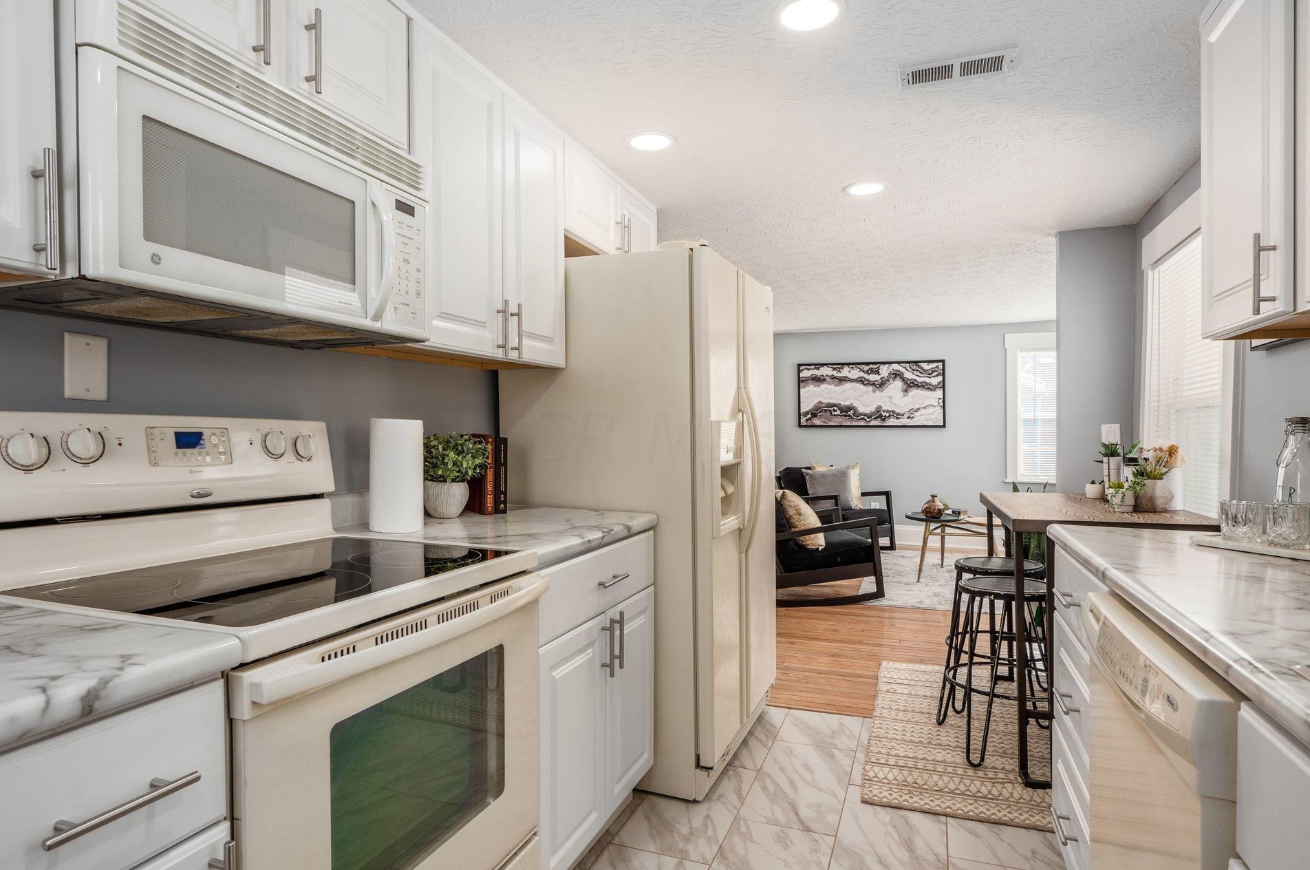 2230 Mcguffey Rd, Columbus OH 43211-2021 exterior