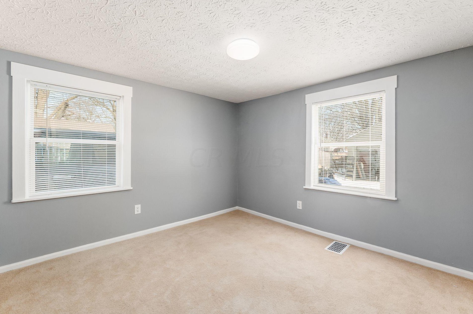 2230 Mcguffey Rd, Columbus OH 43211-2021 exterior