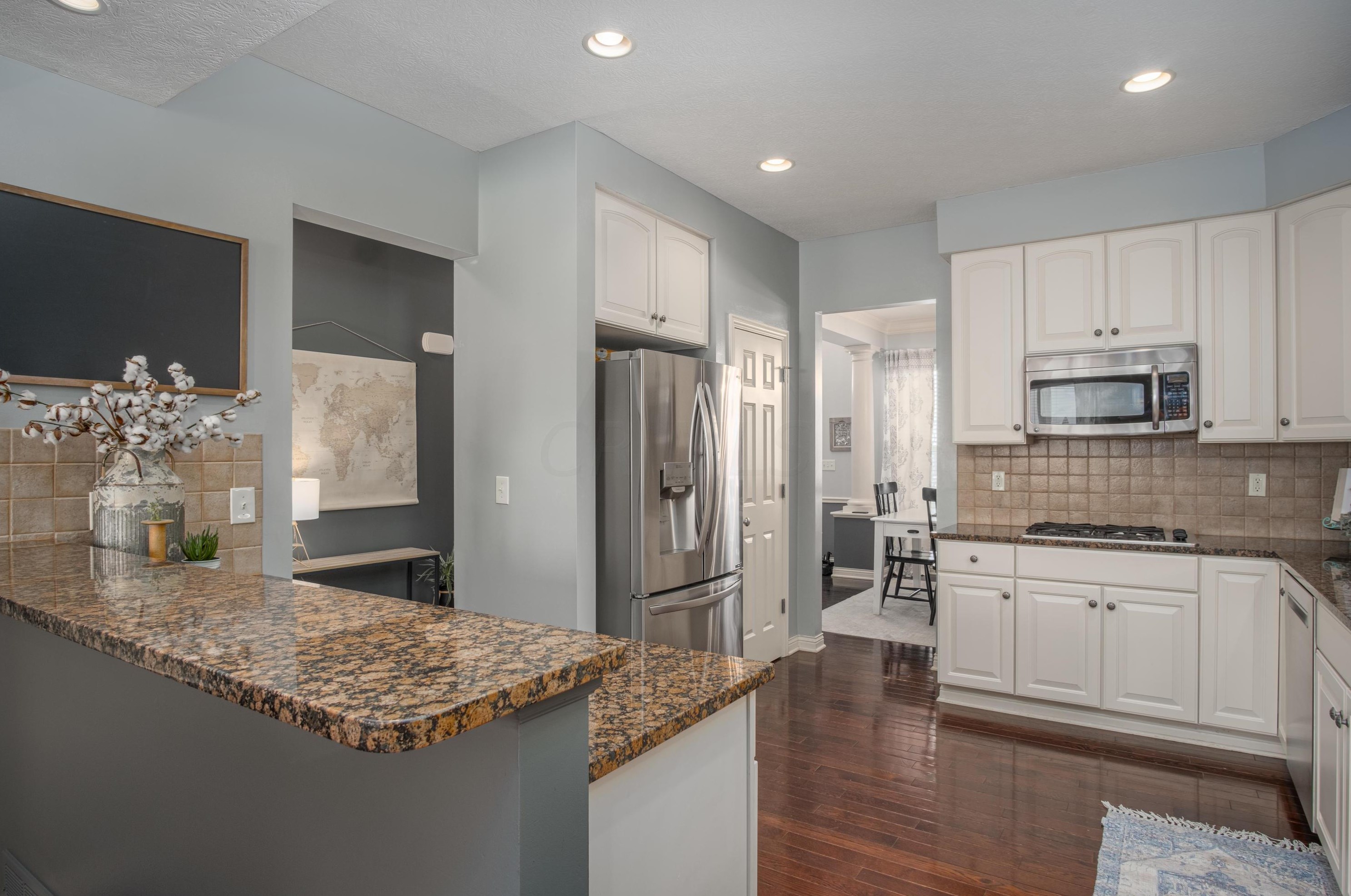 7575 Cantigern Dr, Columbus, OH 43235-6712