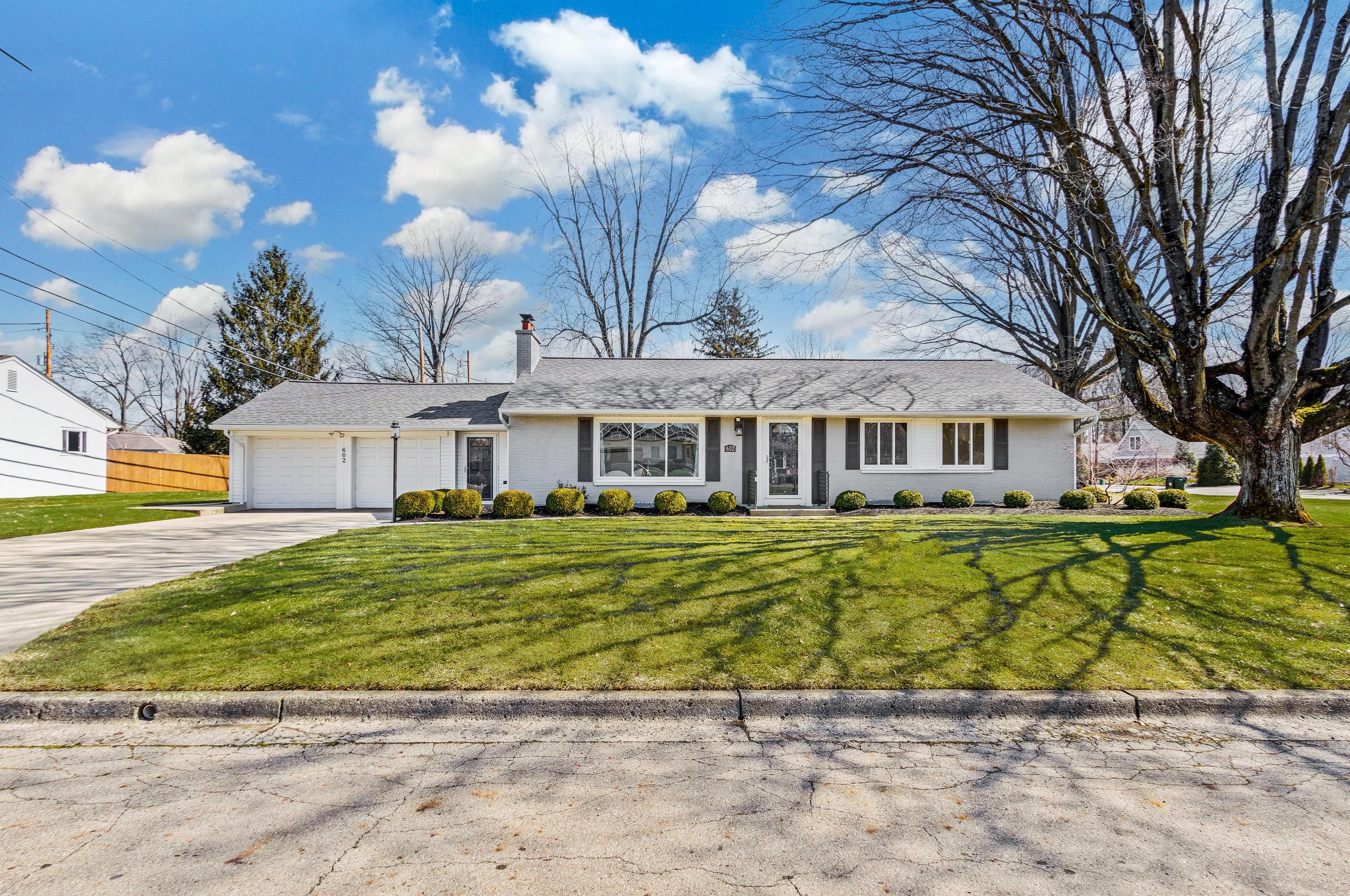 602 Cooke Rd, Columbus, OH 43214-2814