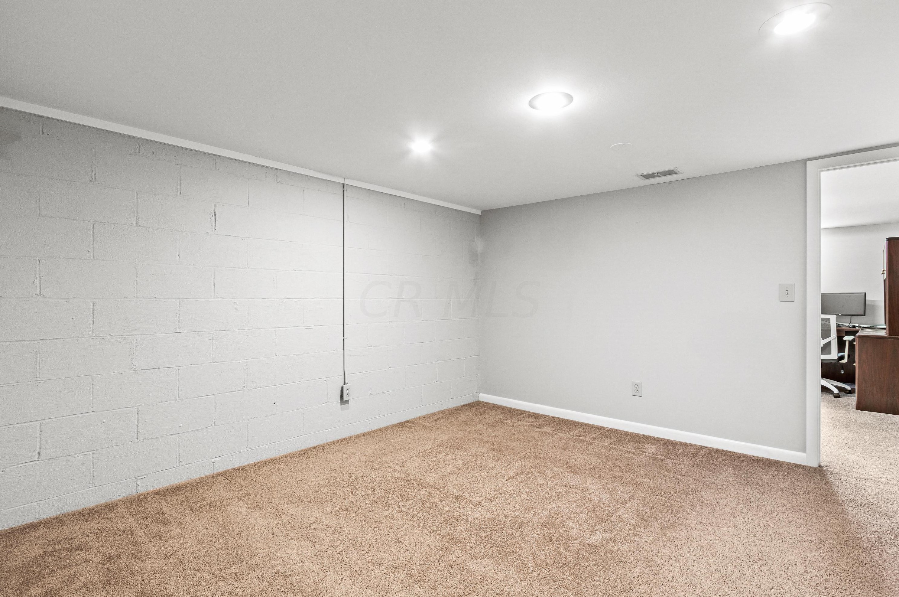 602 Cooke Rd, Columbus OH 43214-2822 exterior