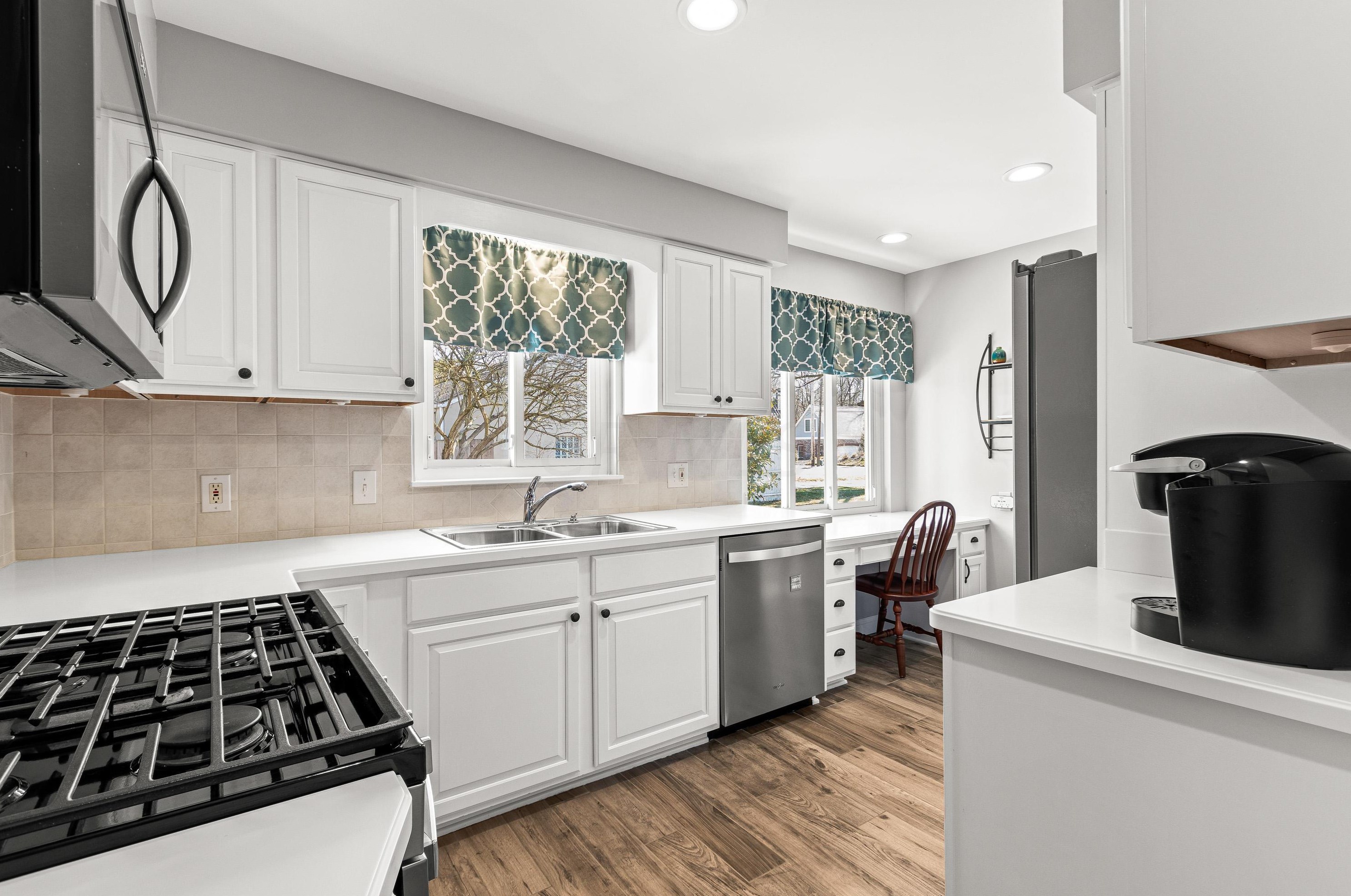 602 Cooke Rd, Columbus OH 43214-2822 exterior