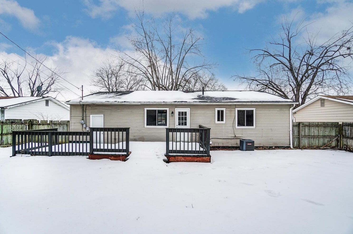 3416 Latonia Rd, Columbus OH 43232-6350 exterior