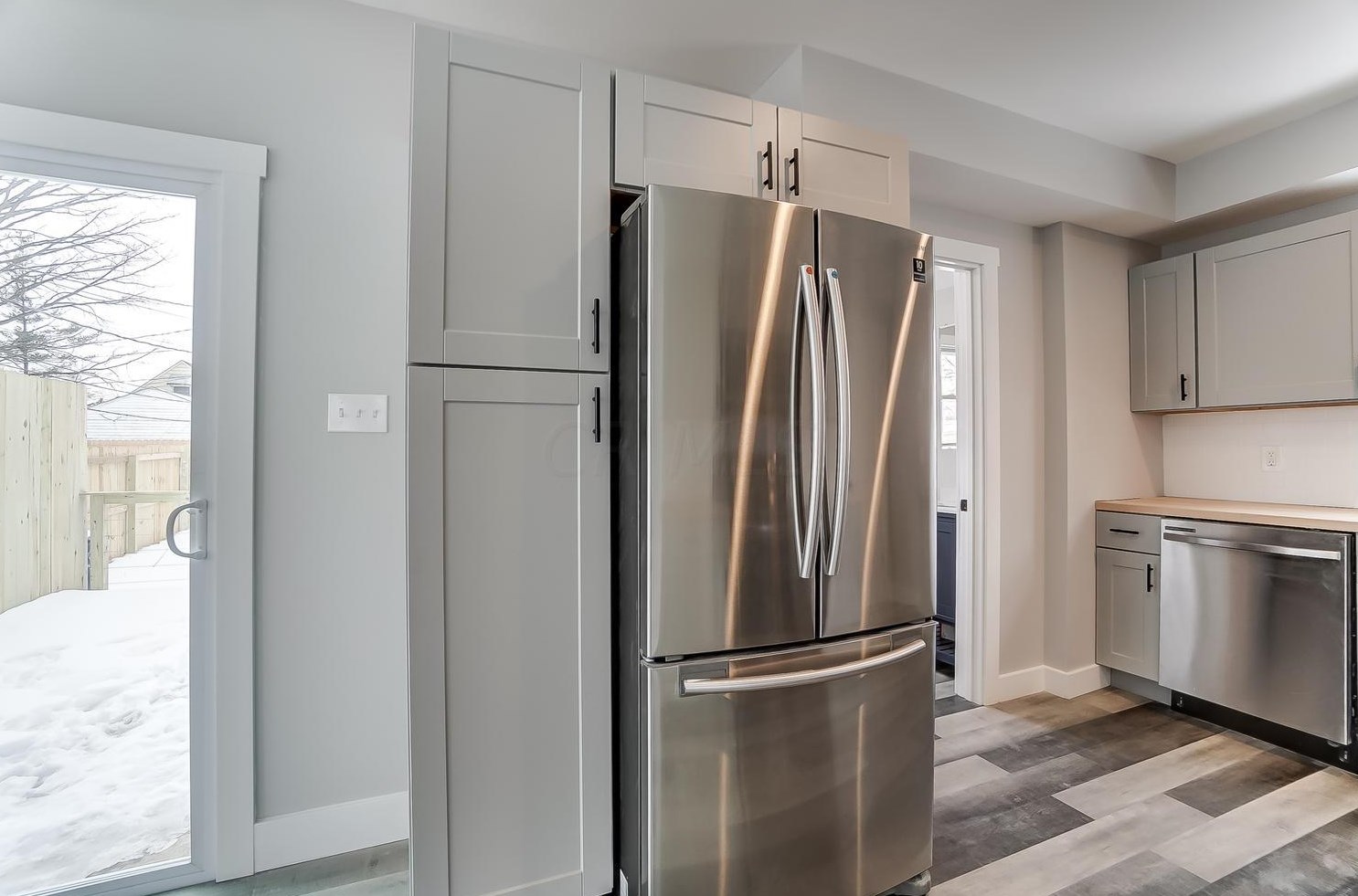 535 Catherine St, Columbus OH 43223-1966 exterior