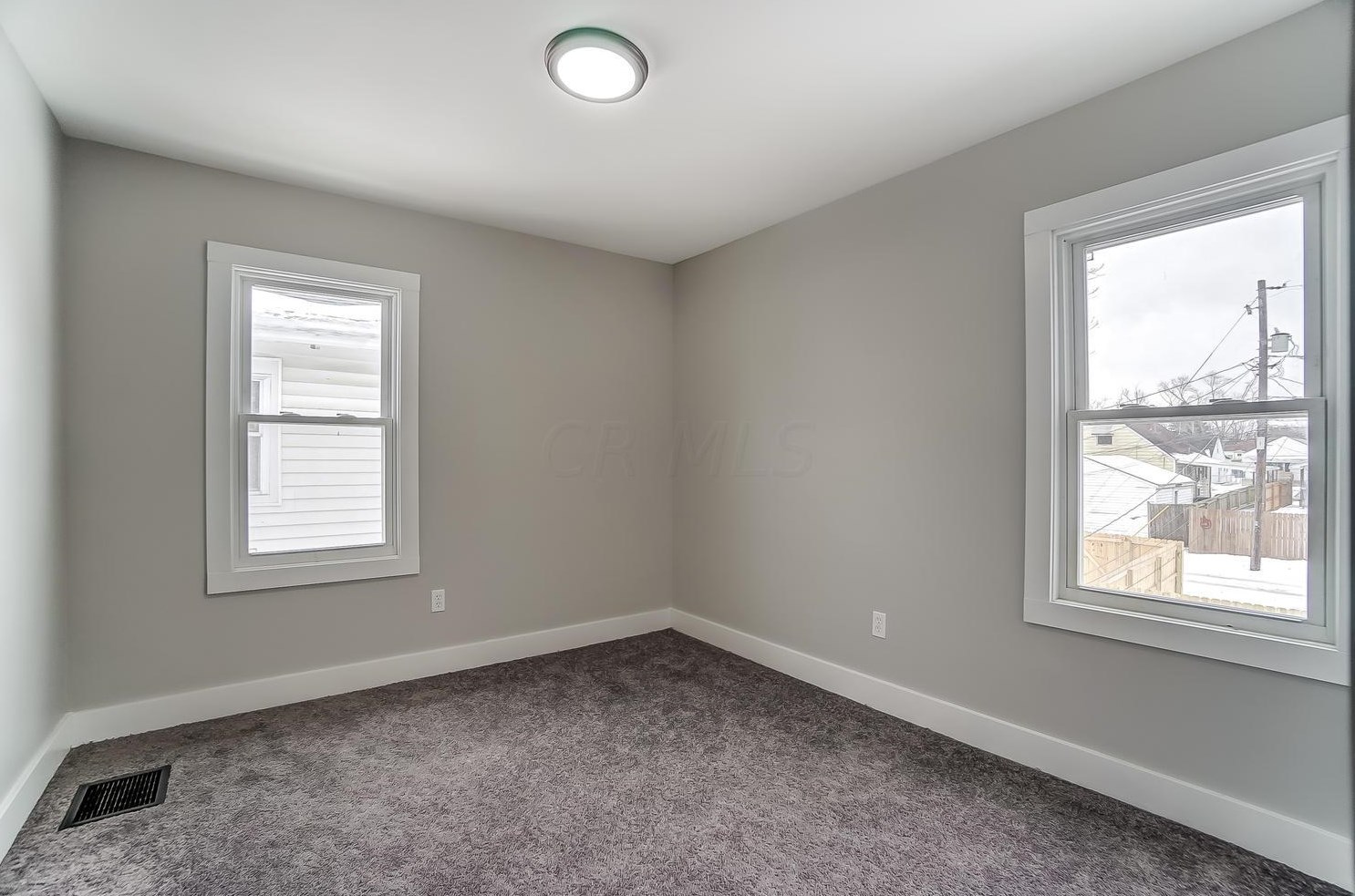 535 Catherine St, Columbus OH 43223-1966 exterior