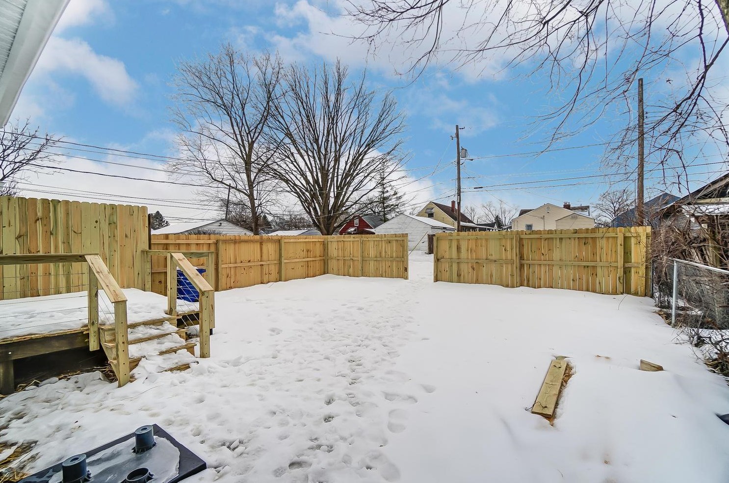 535 Catherine St, Columbus OH 43223-1966 exterior