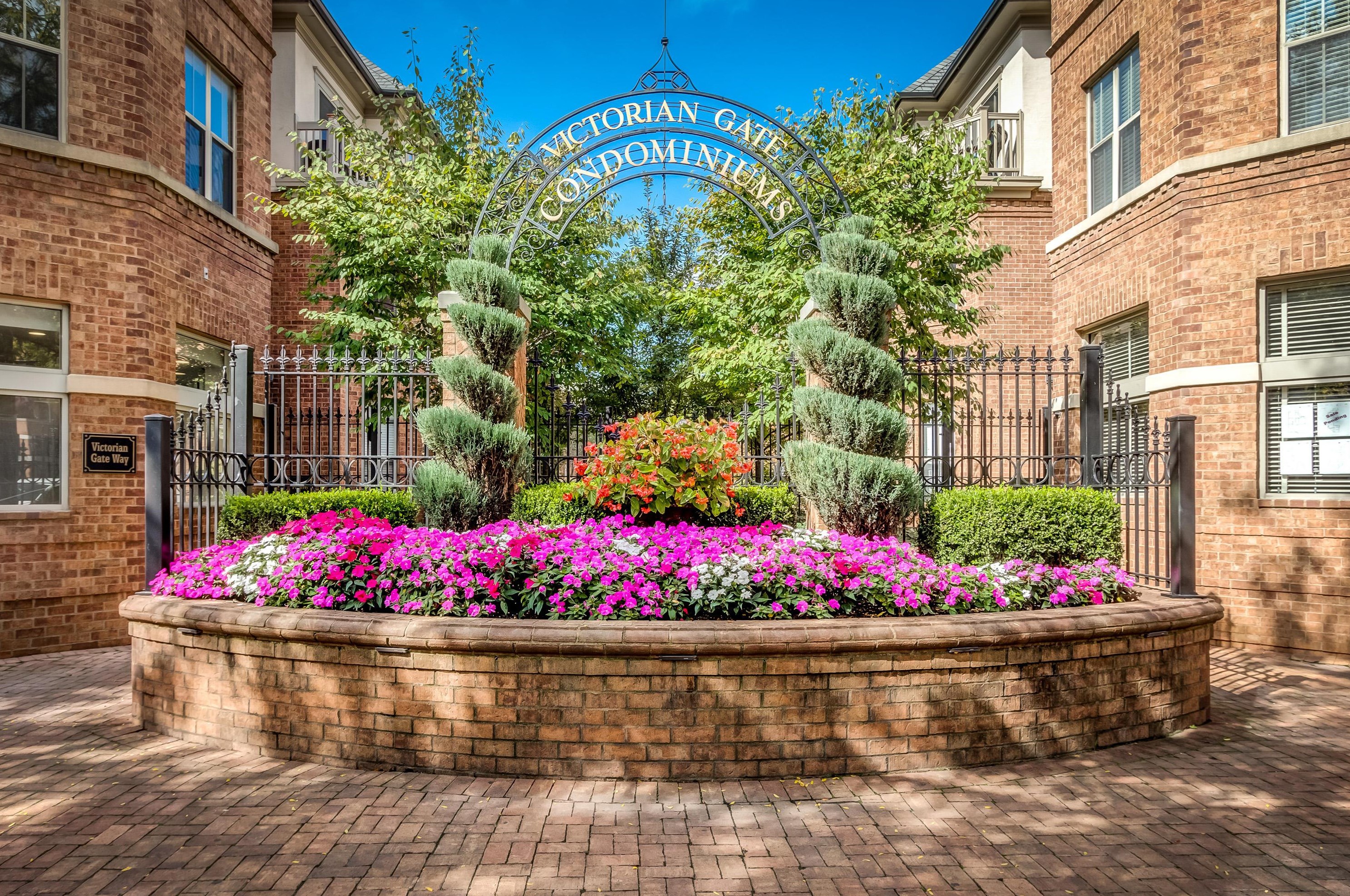 59 Victorian Gate Way, Columbus OH 43215-1675 exterior