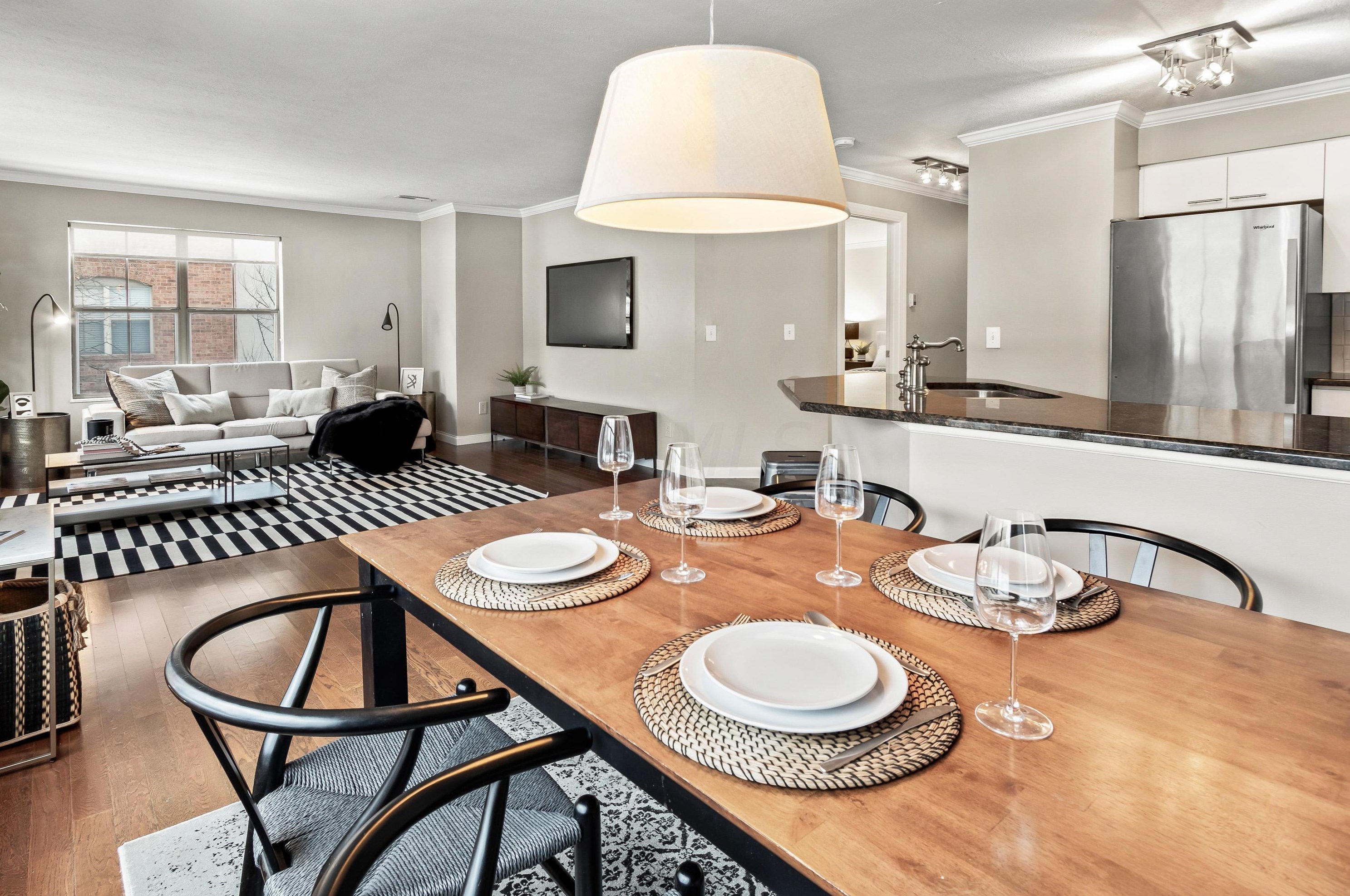 59 Victorian Gate Way, Columbus OH 43215-1675 exterior