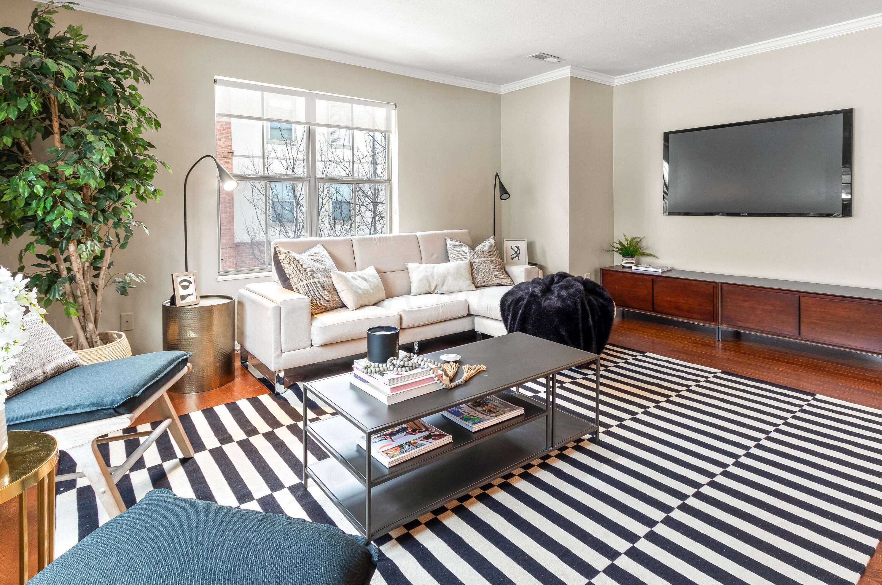 59 Victorian Gate Way, Columbus OH 43215-1675 exterior