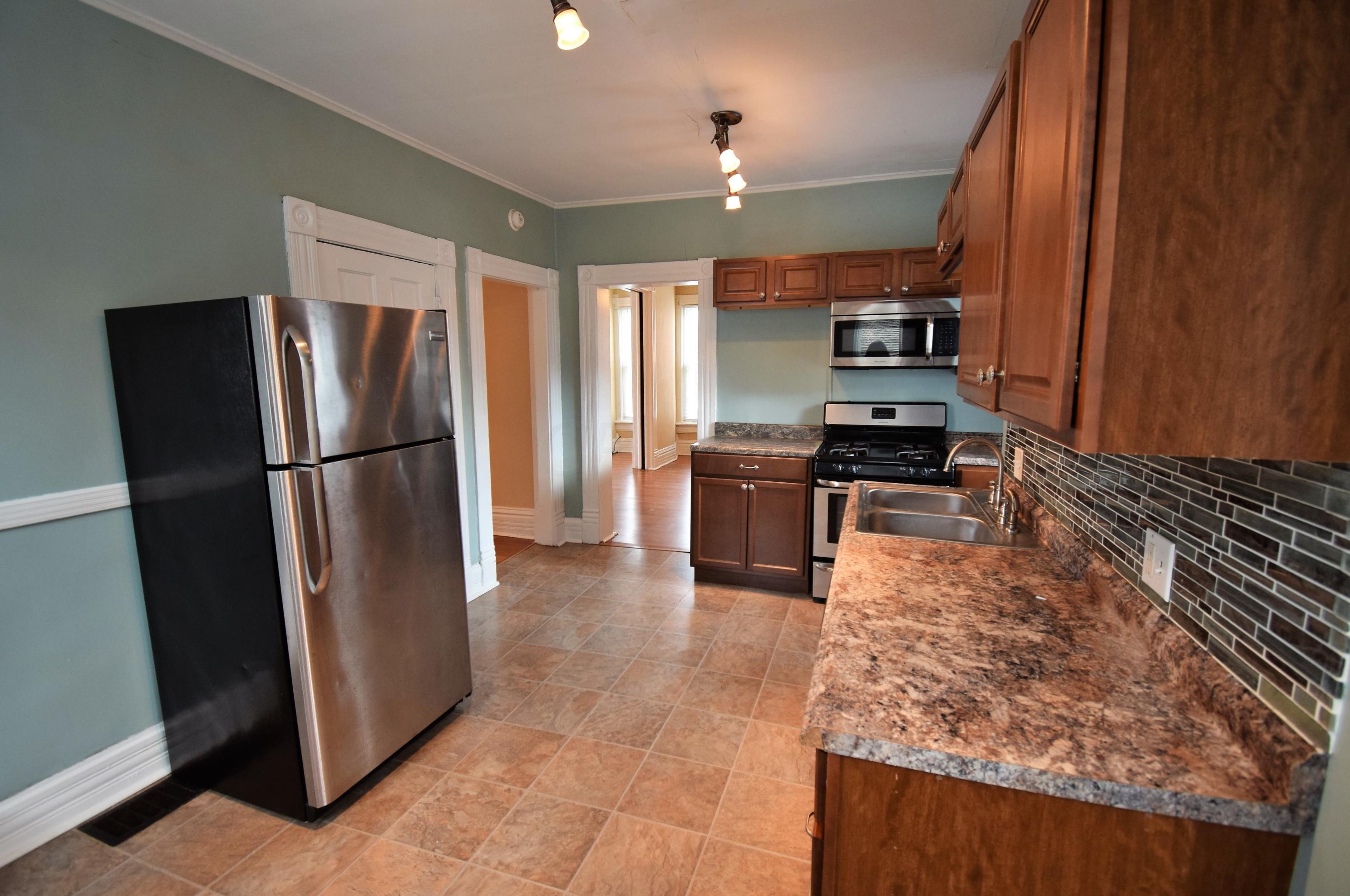 251 2 Ave, Columbus OH 43201-3663 exterior