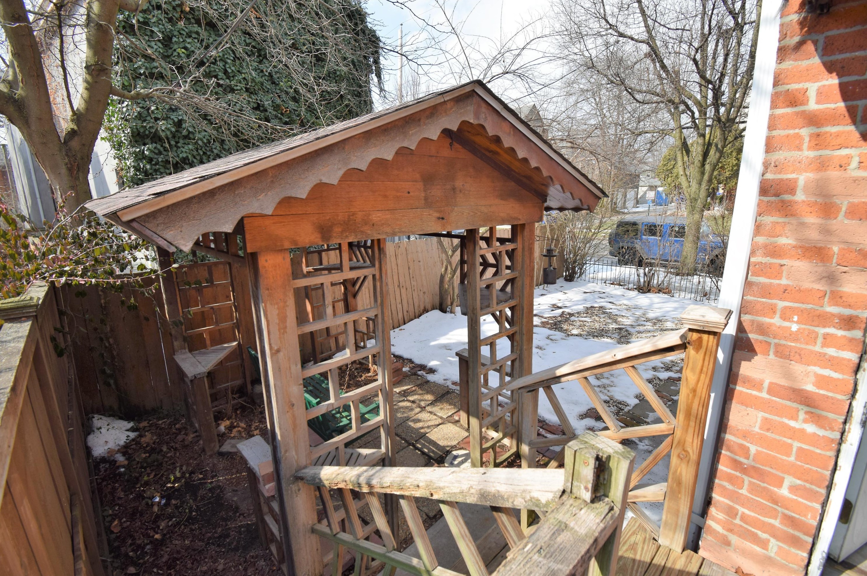 251 2 Ave, Columbus OH 43201-3663 exterior