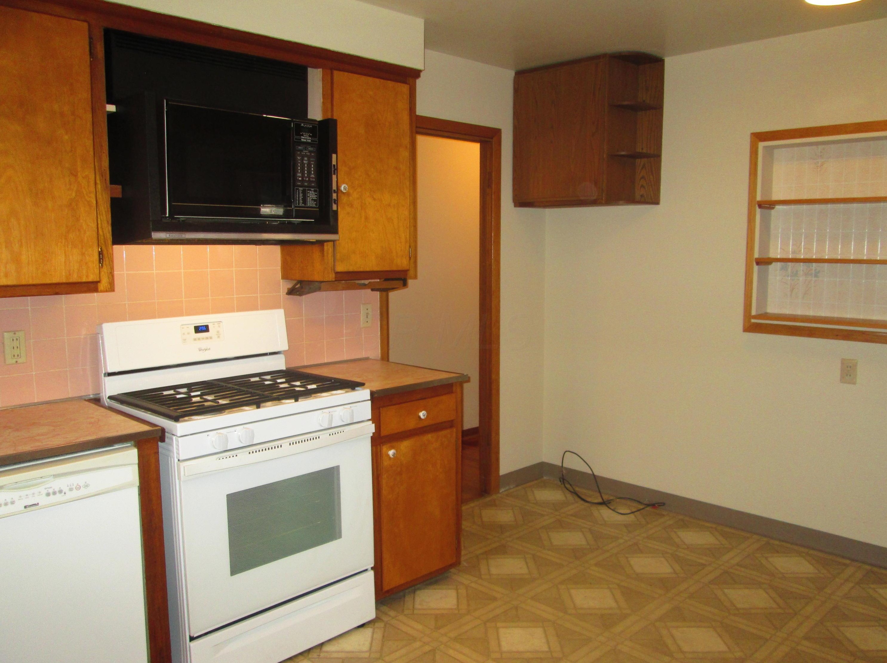 755 Bernhard Rd, Columbus OH 43213-1937 exterior