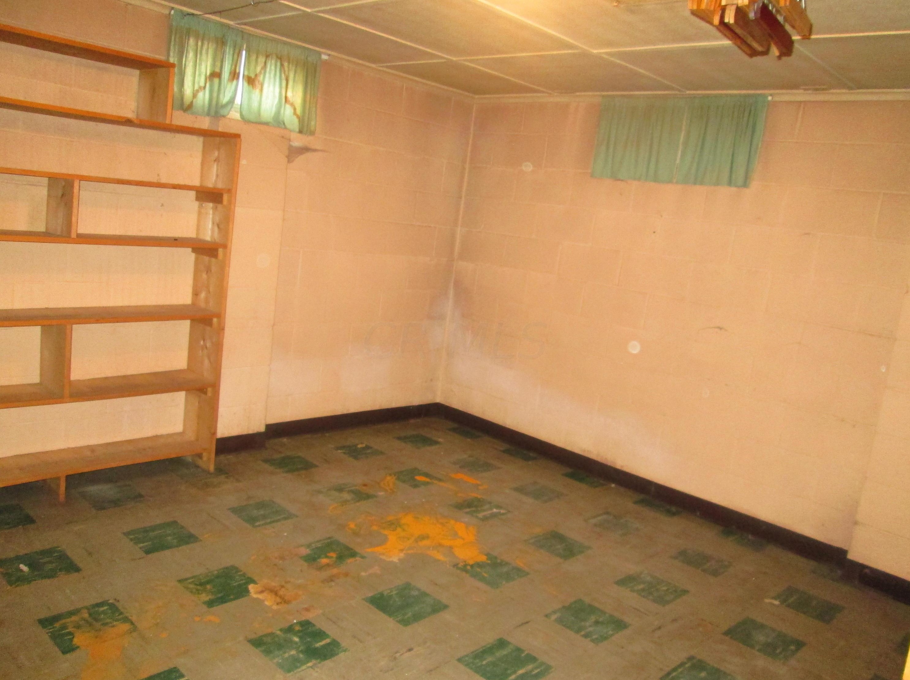 755 Bernhard Rd, Columbus OH 43213-1937 exterior