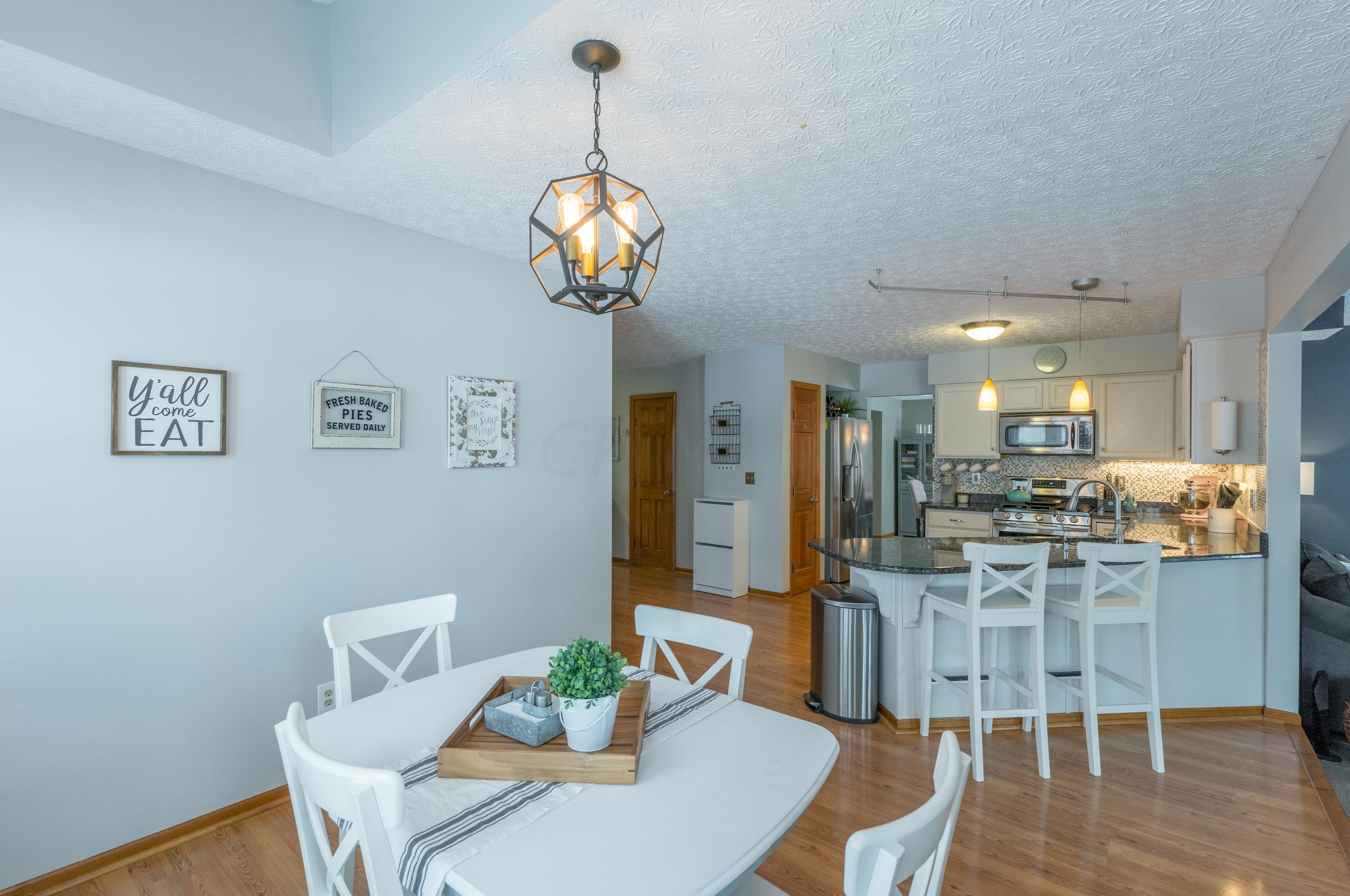 945 Leaflock Ct, Columbus OH exterior