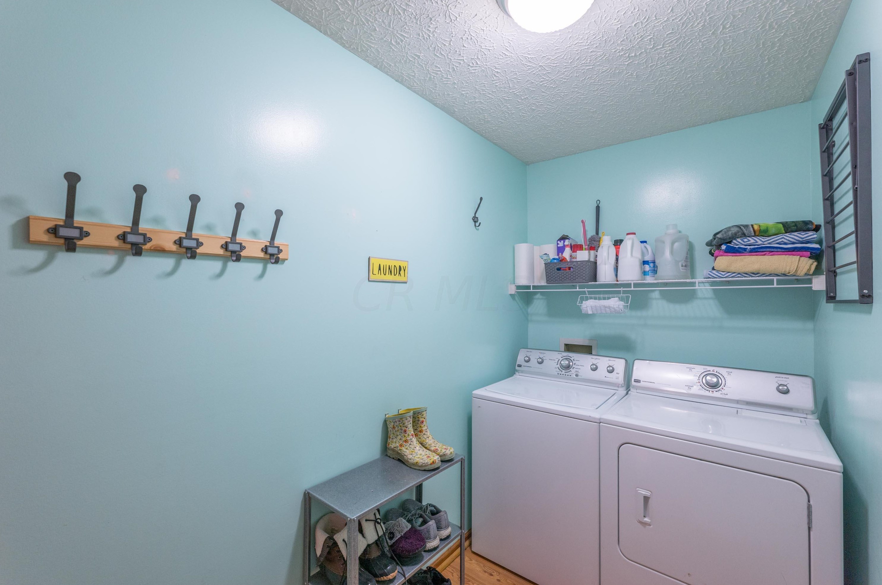 945 Leaflock Ct, Columbus OH exterior