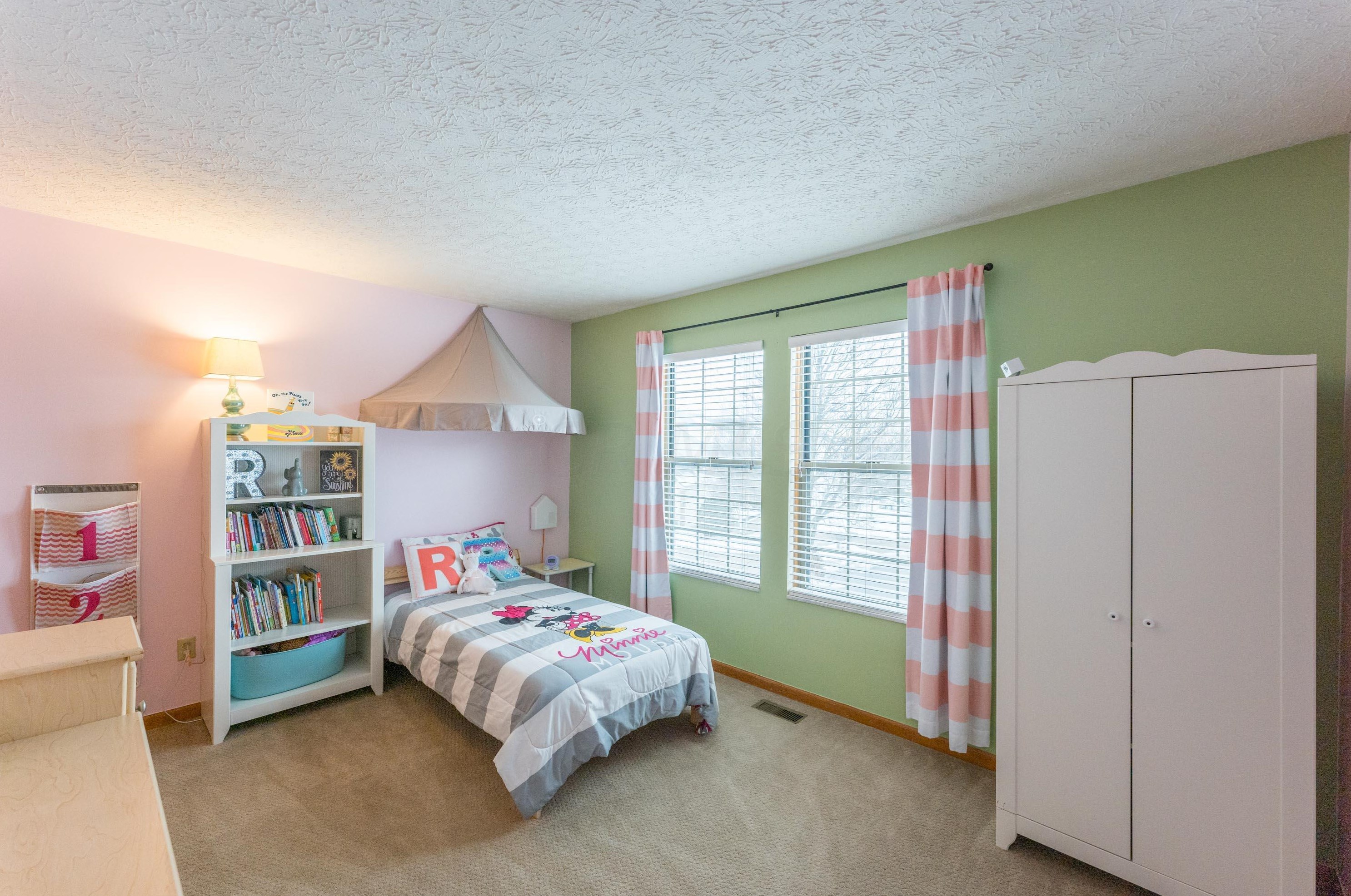 945 Leaflock Ct, Columbus OH exterior