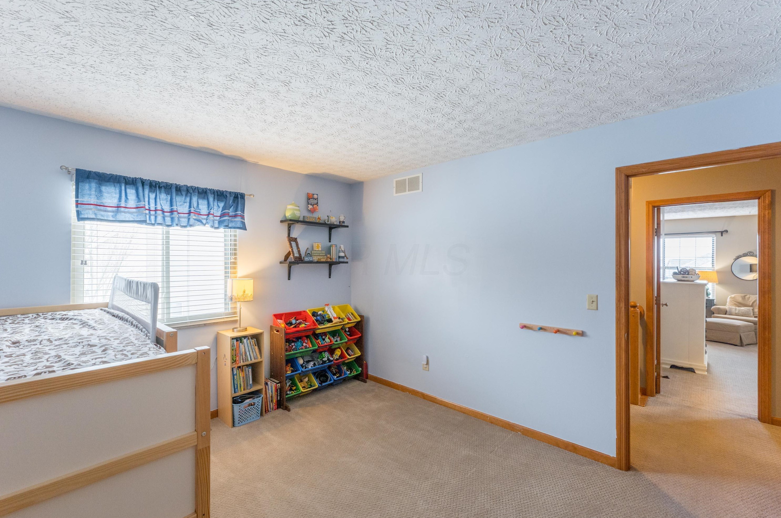 945 Leaflock Ct, Columbus OH exterior