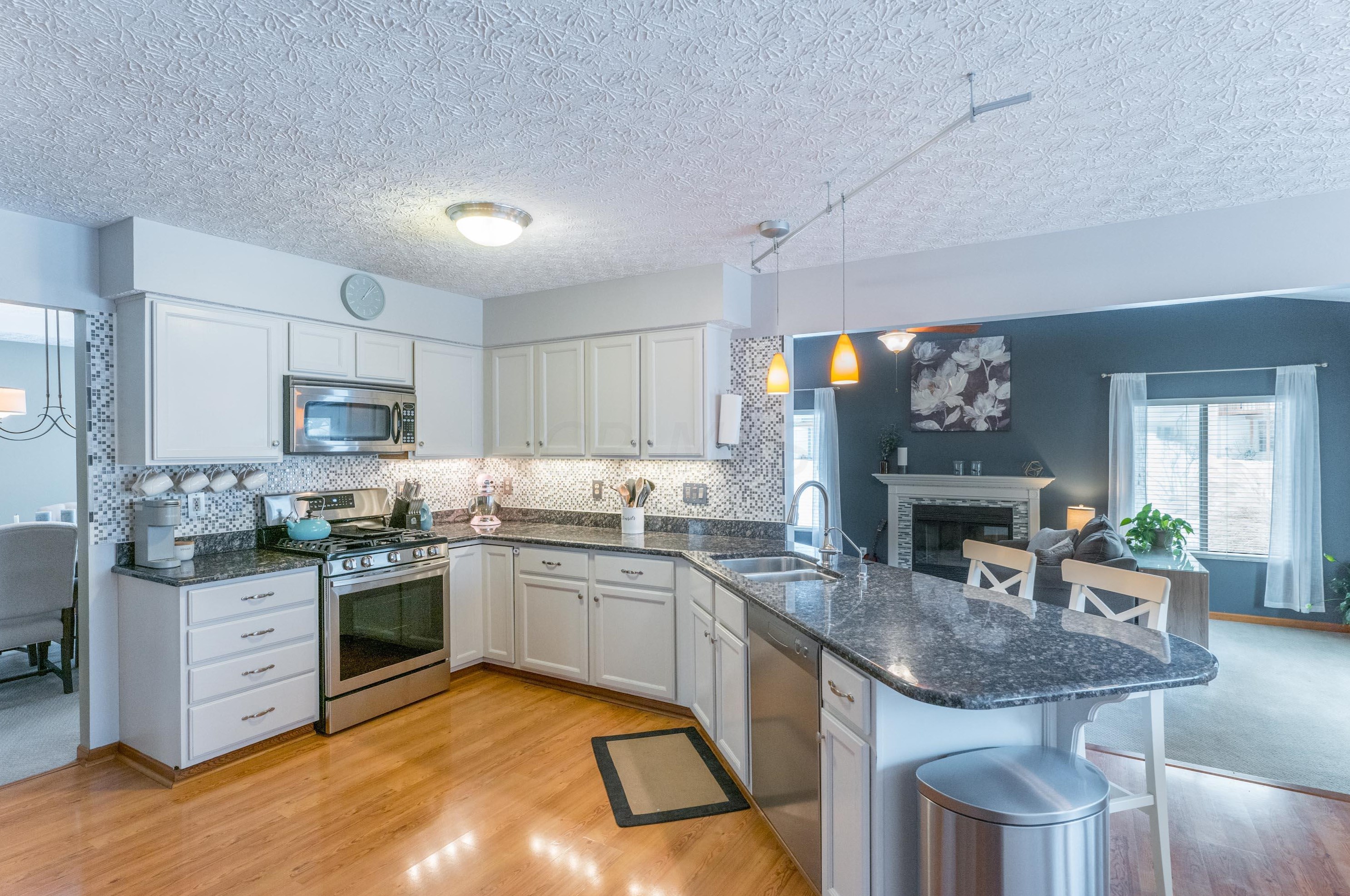 945 Leaflock Ct, Columbus OH exterior