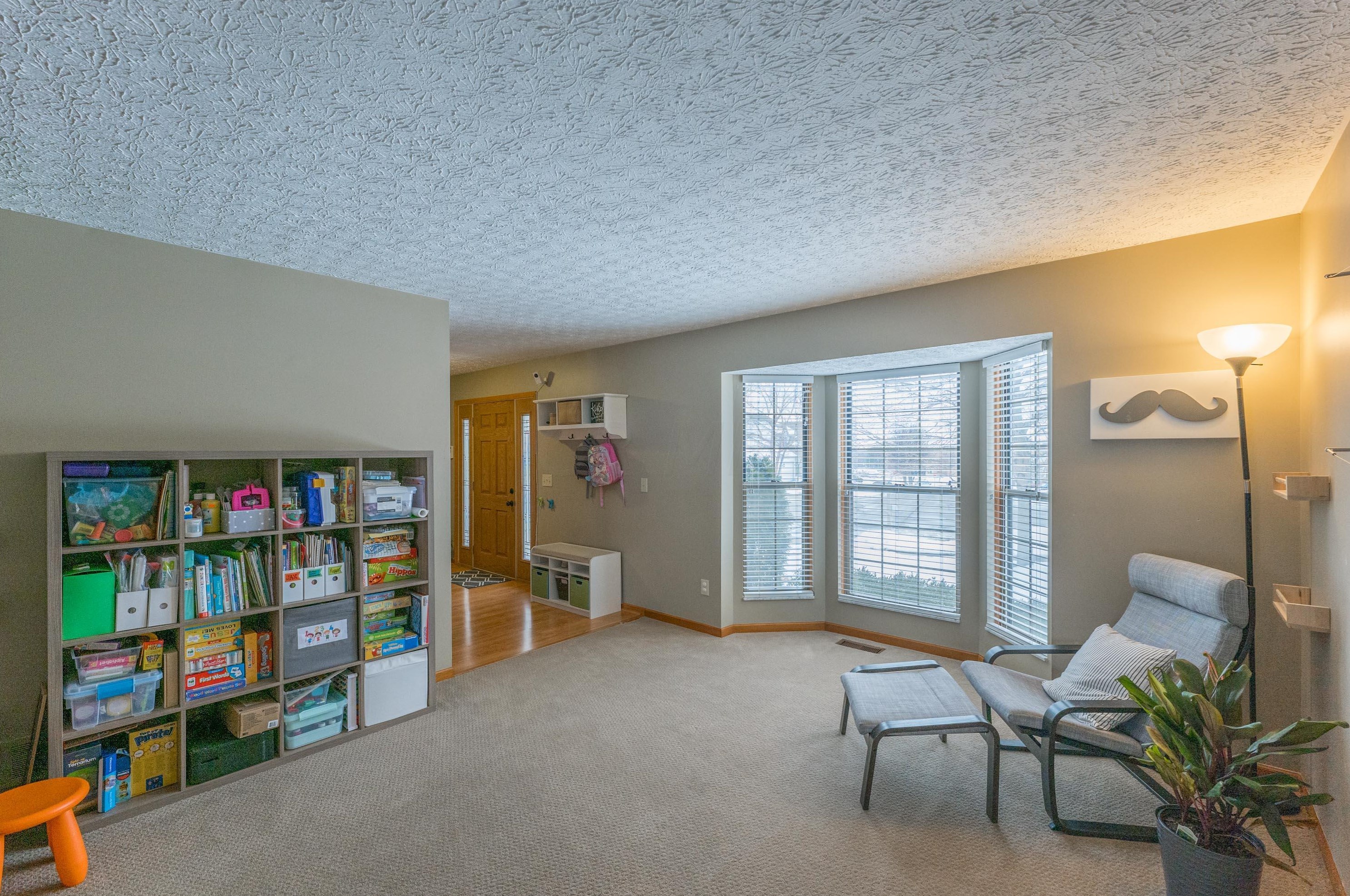 945 Leaflock Ct, Columbus OH exterior