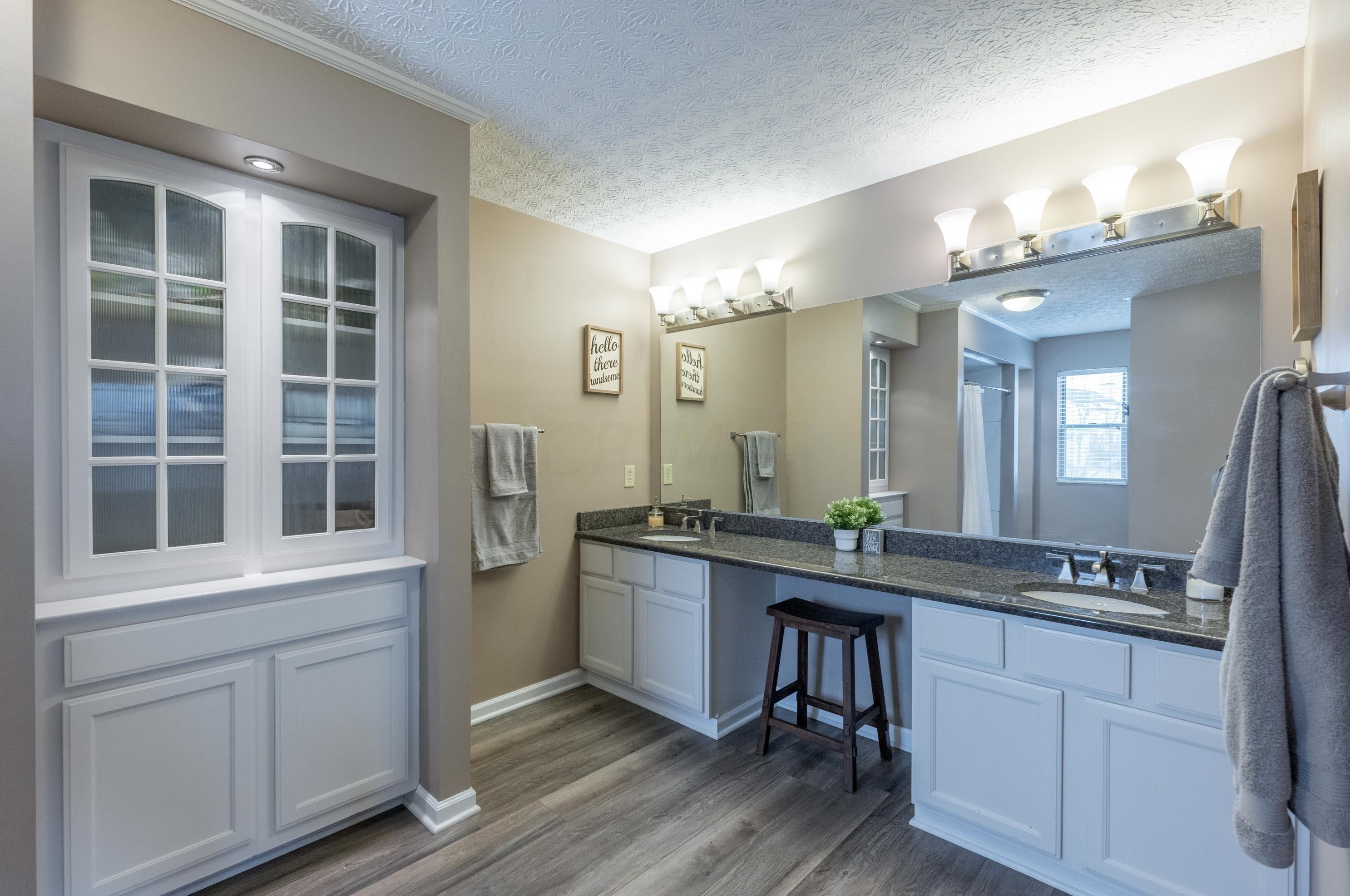 945 Leaflock Ct, Columbus OH exterior