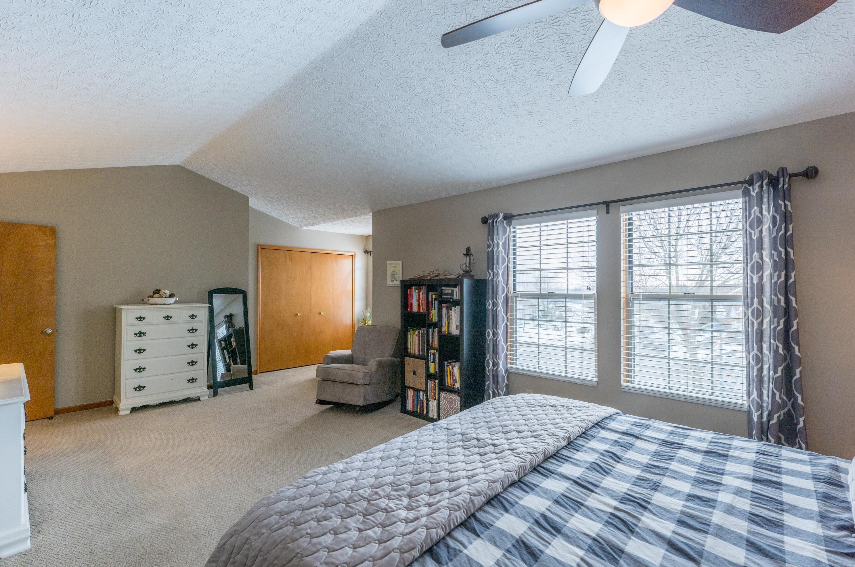 945 Leaflock Ct, Columbus OH exterior