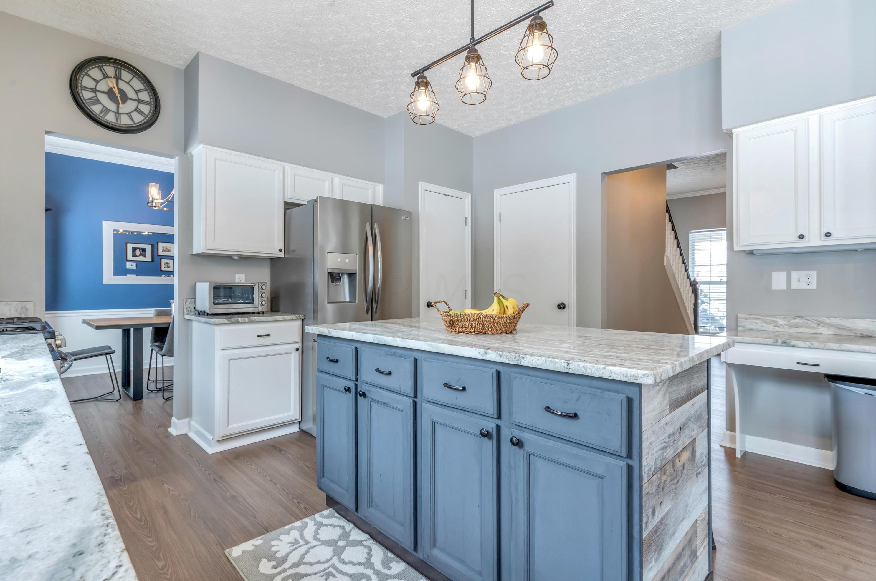 1099 Caroway Blvd, Columbus OH 43230-3217 exterior