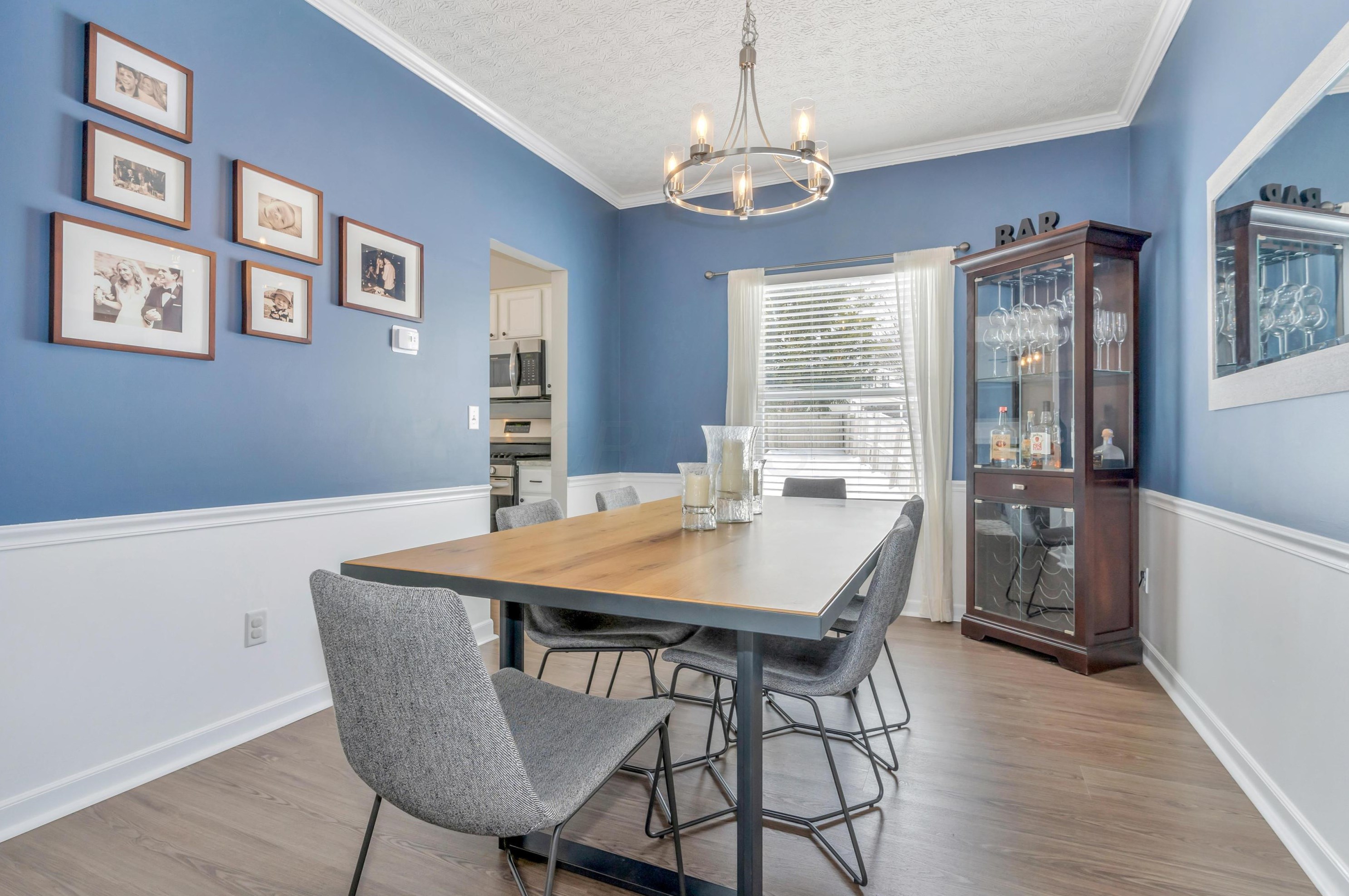 1099 Caroway Blvd, Columbus OH 43230-3217 exterior