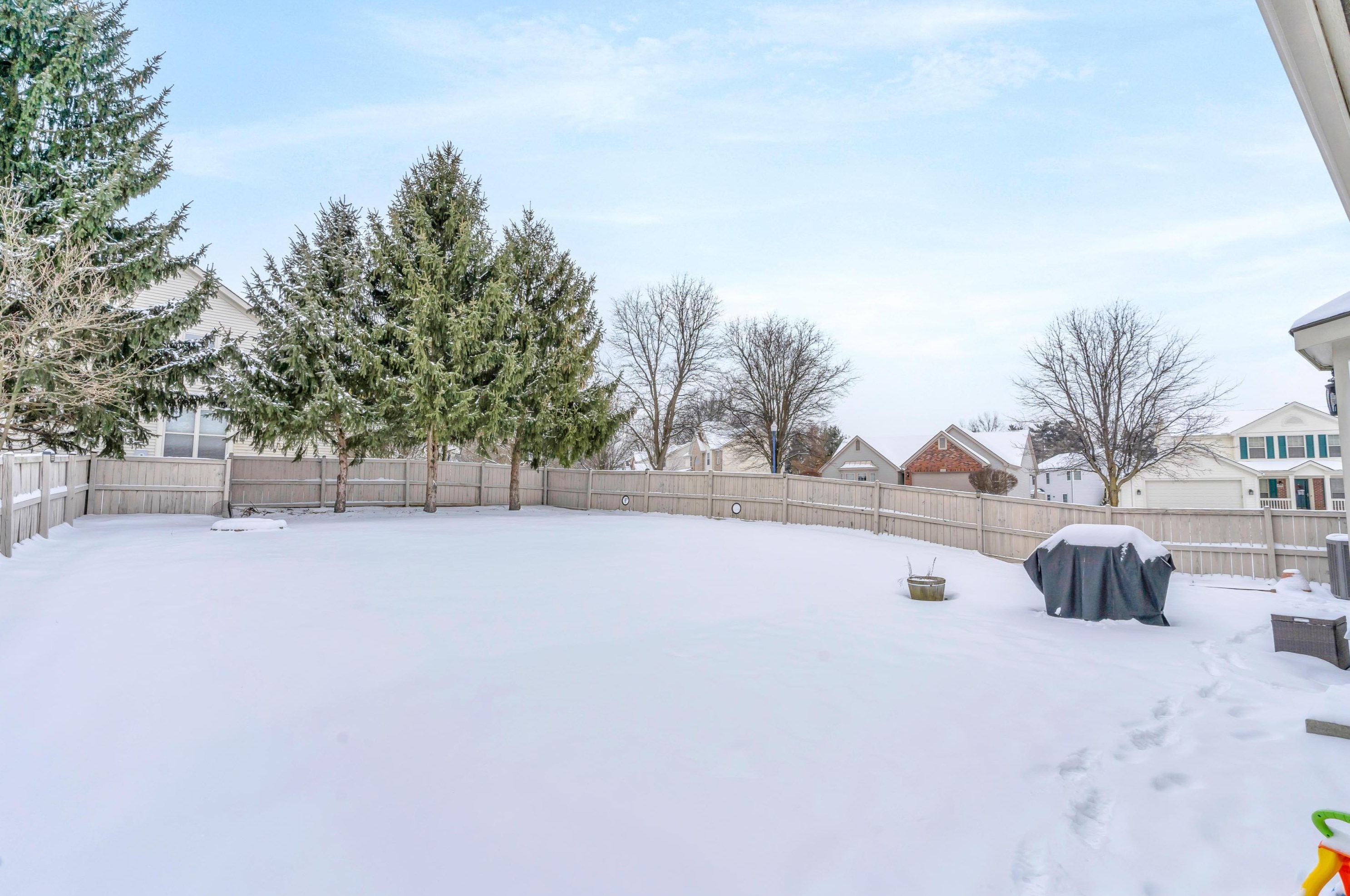 1099 Caroway Blvd, Columbus OH 43230-3217 exterior