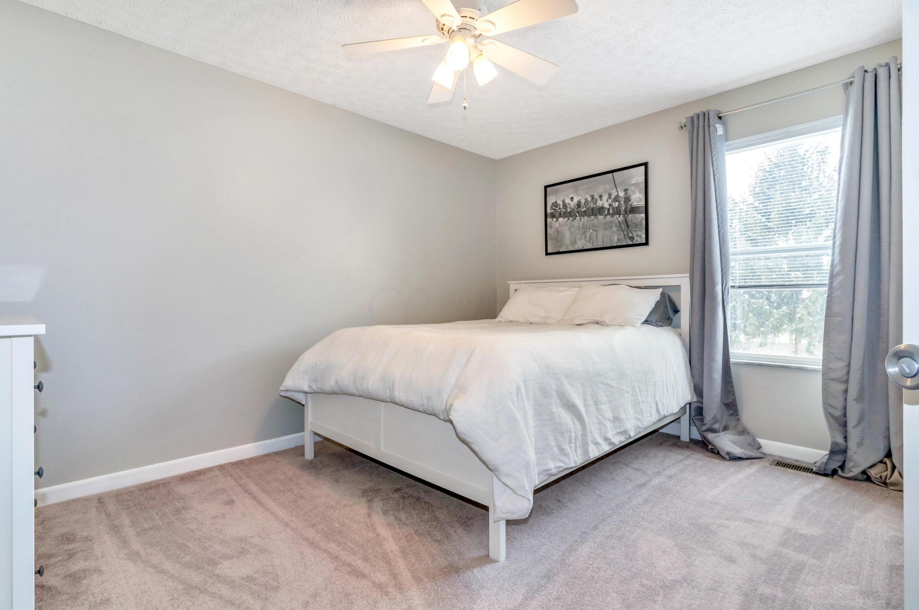 1099 Caroway Blvd, Columbus OH 43230-3217 exterior