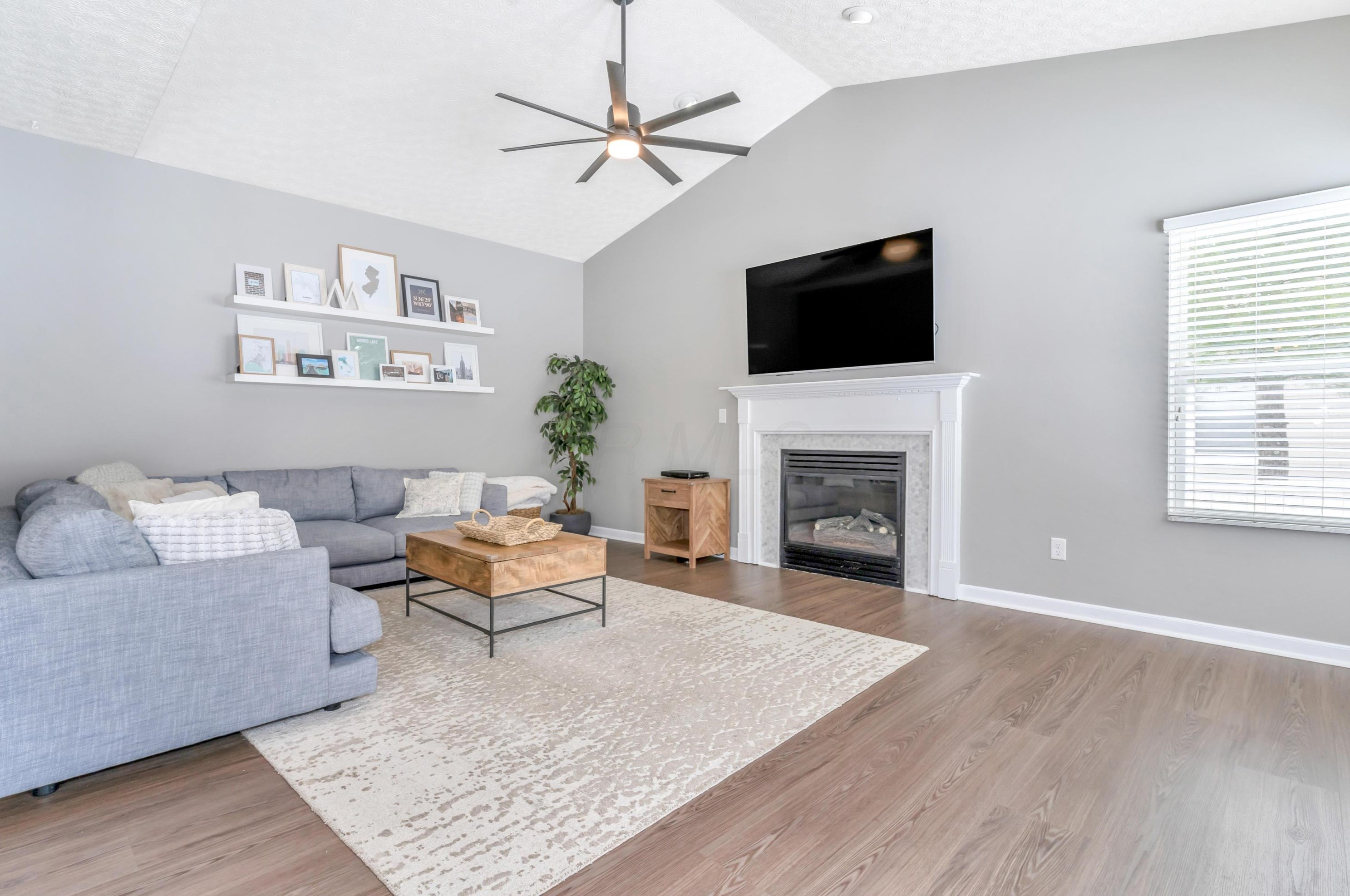 1099 Caroway Blvd, Columbus OH 43230-3217 exterior