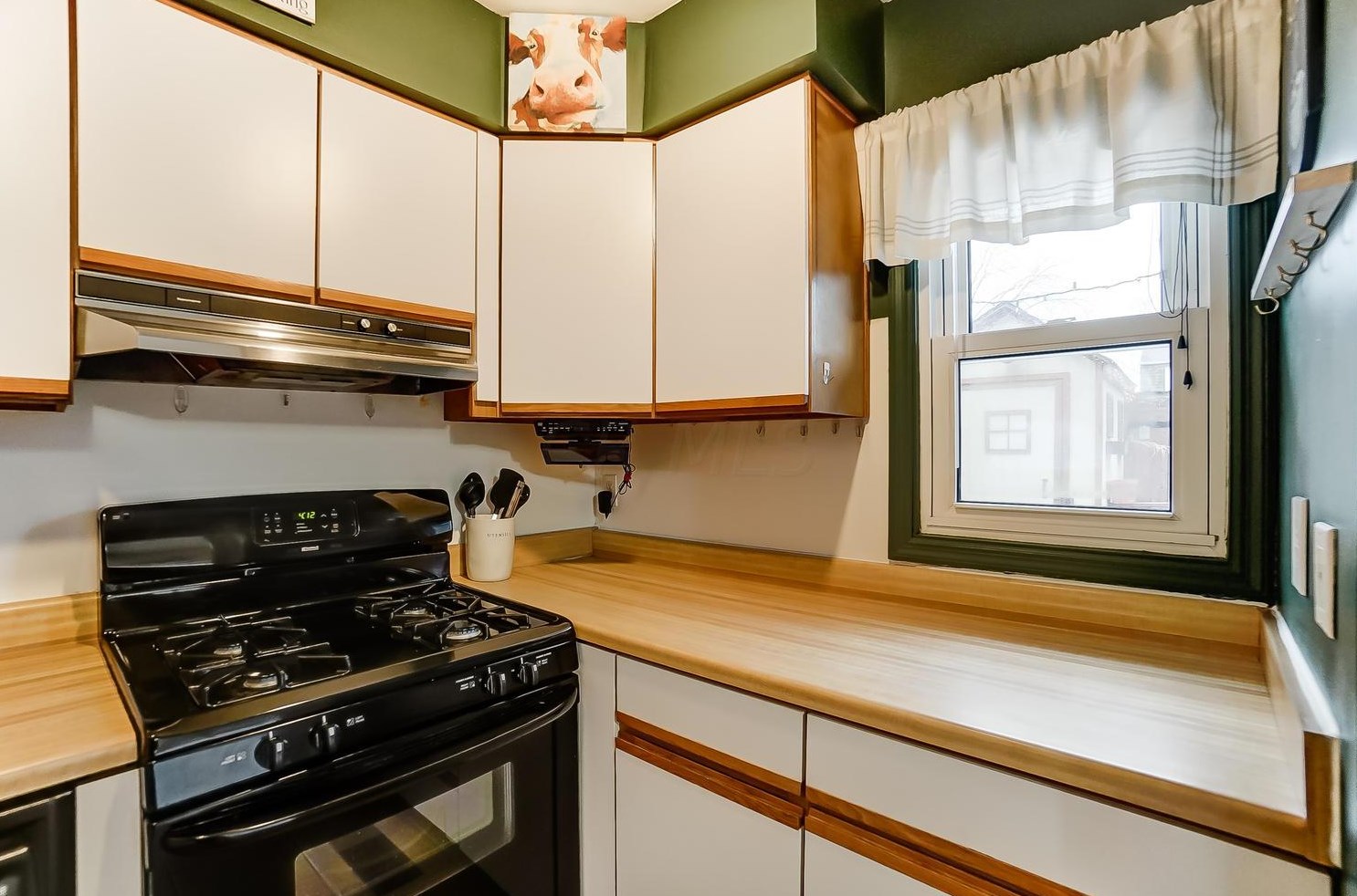 614 Dlyn St, Columbus OH 43228-2516 exterior