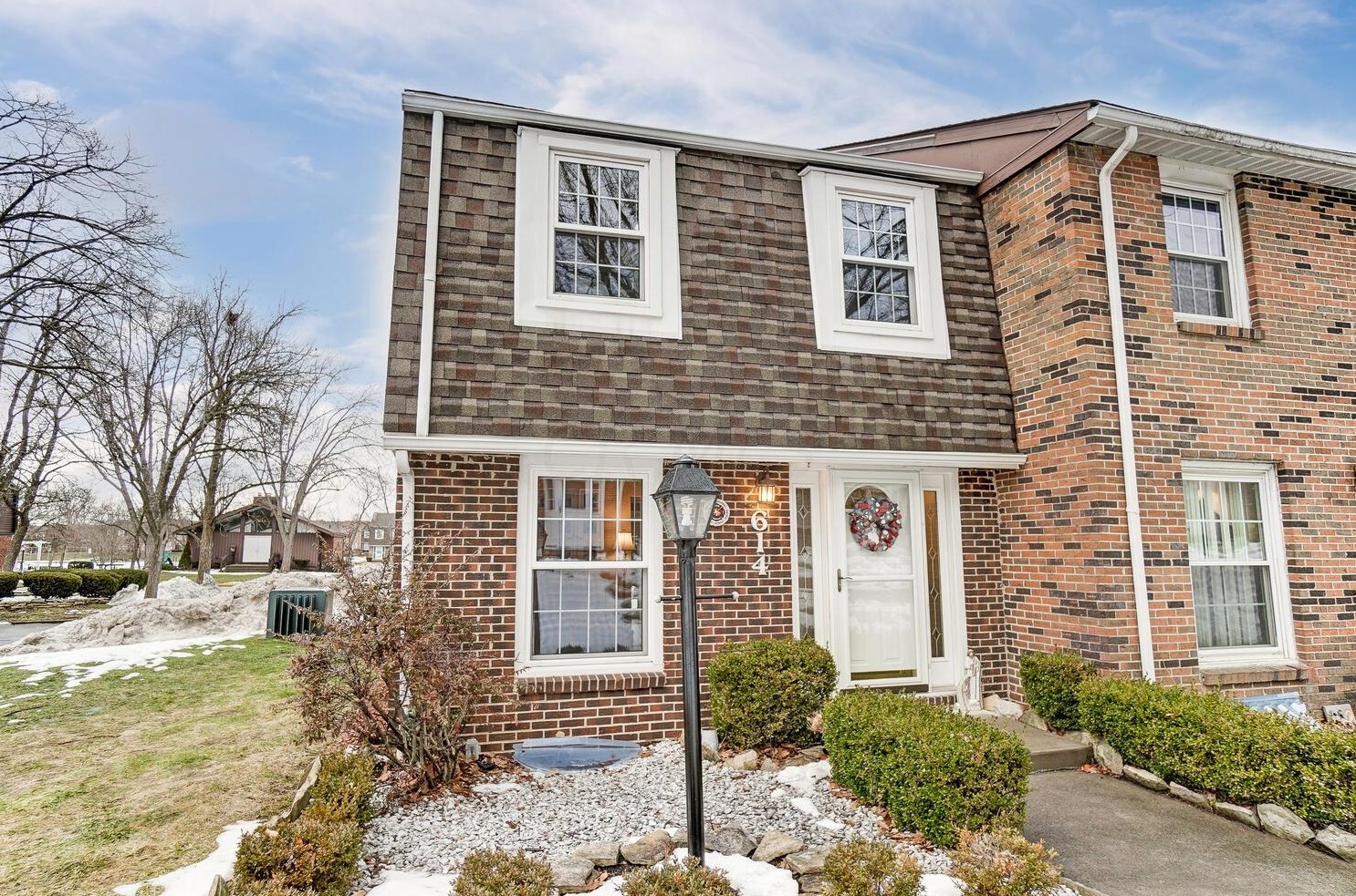 614 Dlyn St, Columbus, OH 43228-2515