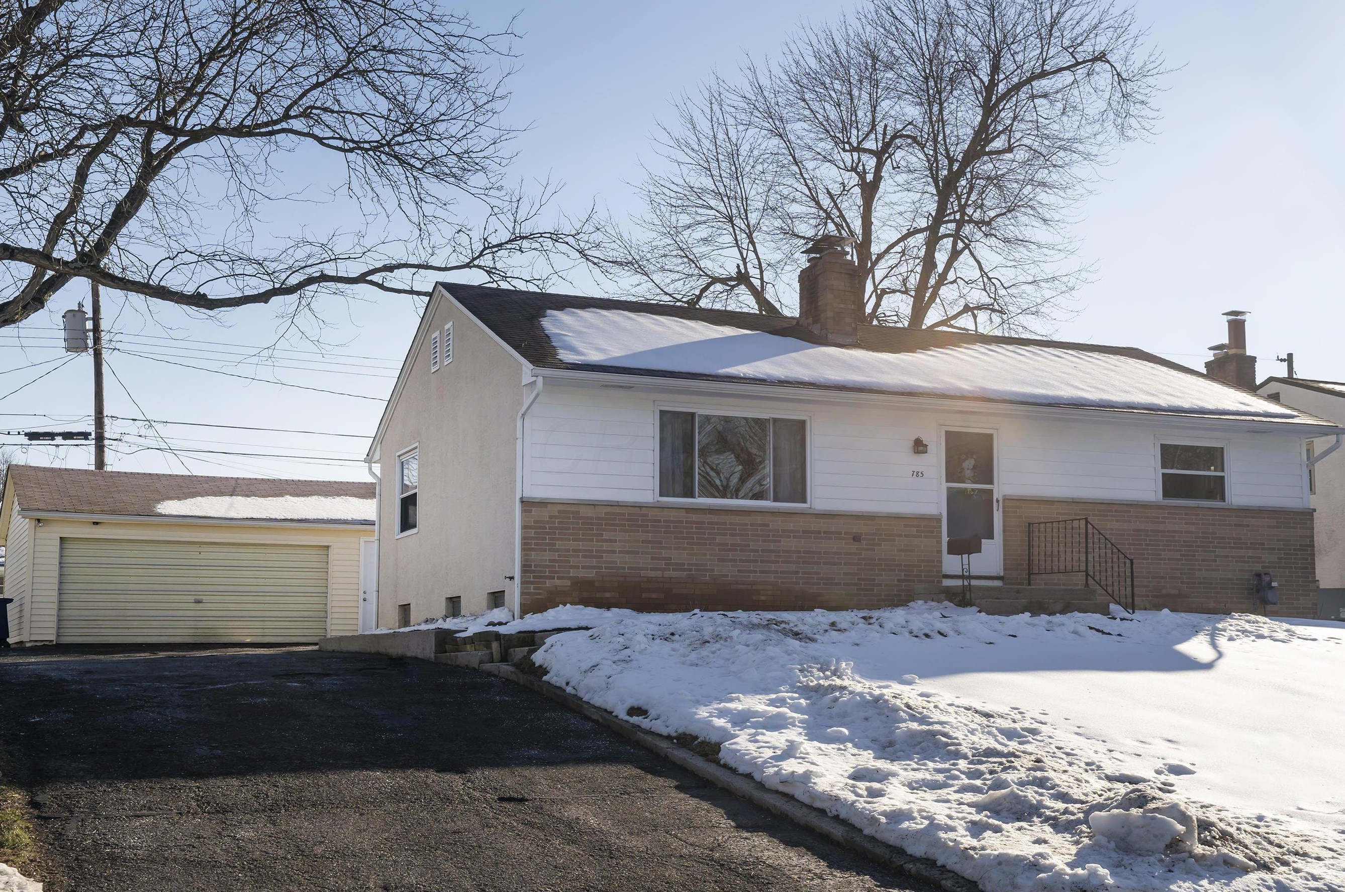 785 Drummond Ct, Columbus, OH 43214-3403