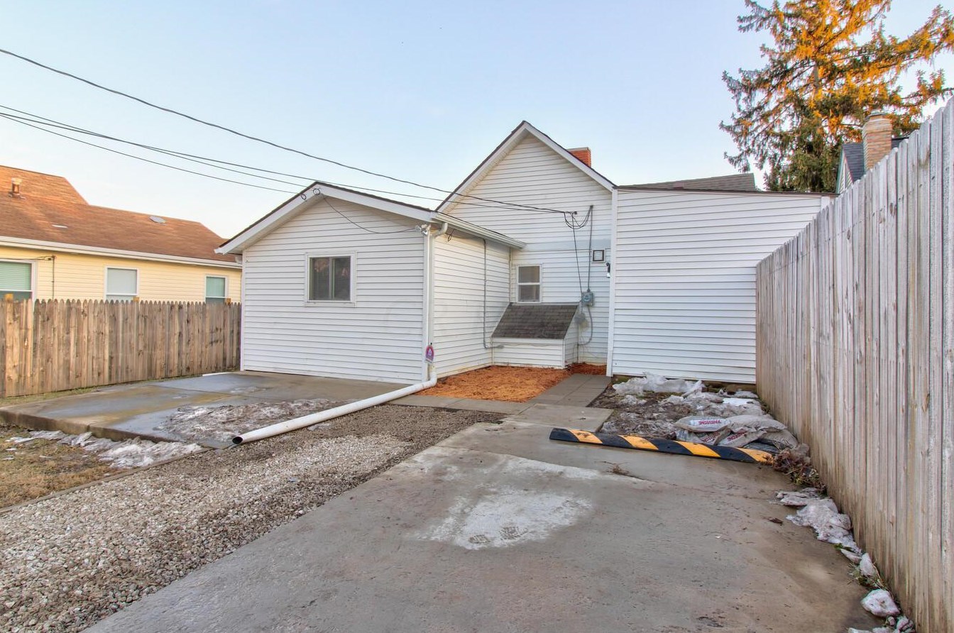 1522 Thomas Ave, Columbus OH 43223-1929 exterior