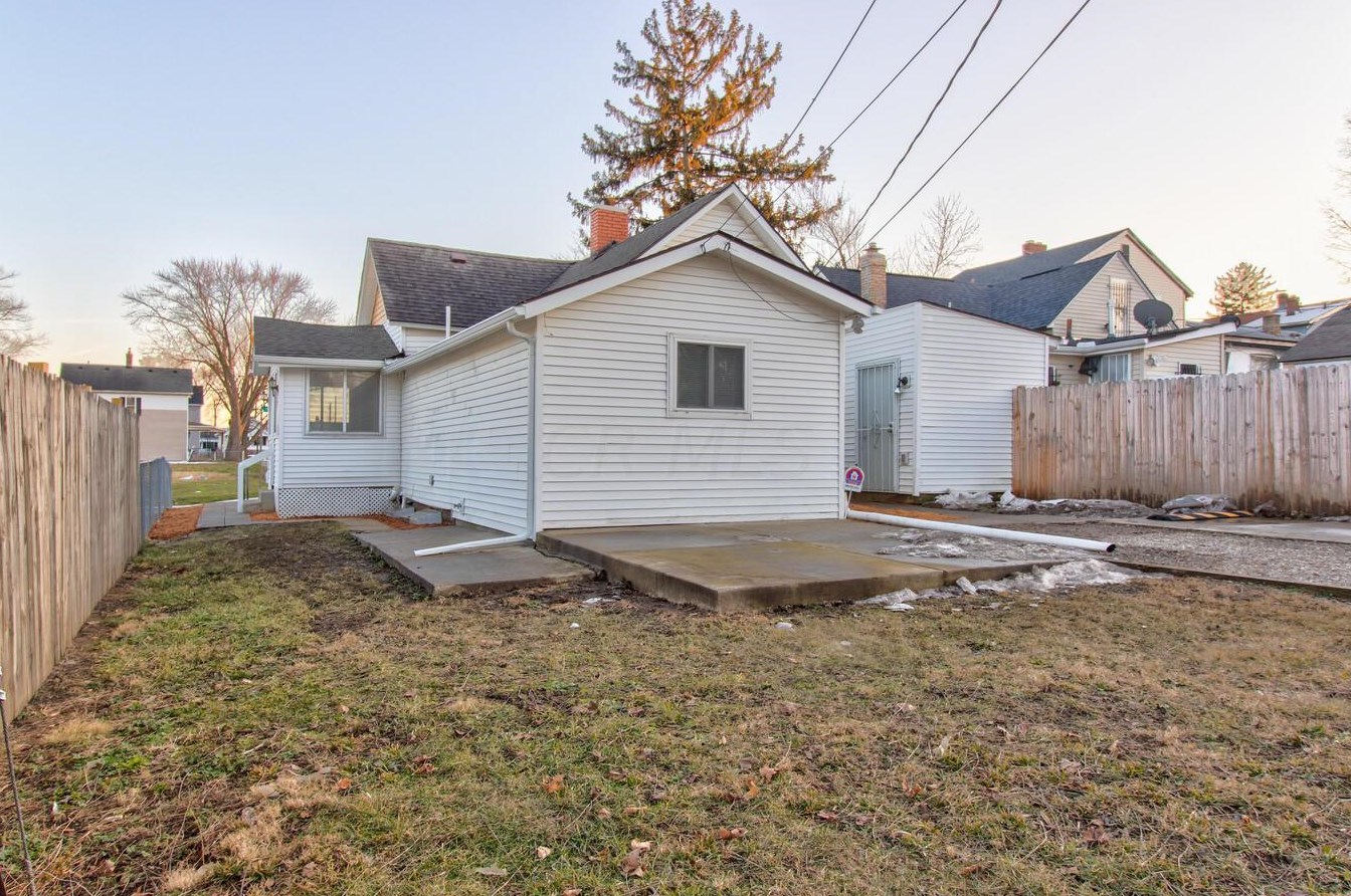 1522 Thomas Ave, Columbus OH 43223-1929 exterior