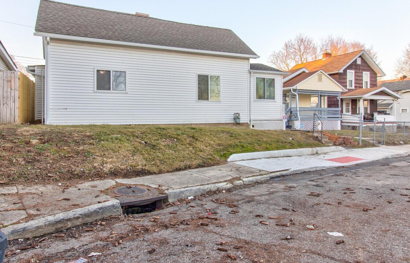 1522 Thomas Ave, Columbus OH 43223-1929 exterior