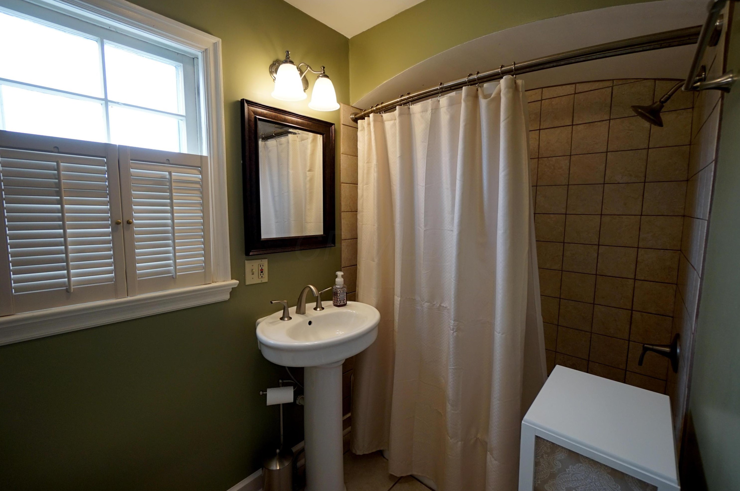 190 Dominion Blvd, Columbus OH 43214-2756 exterior