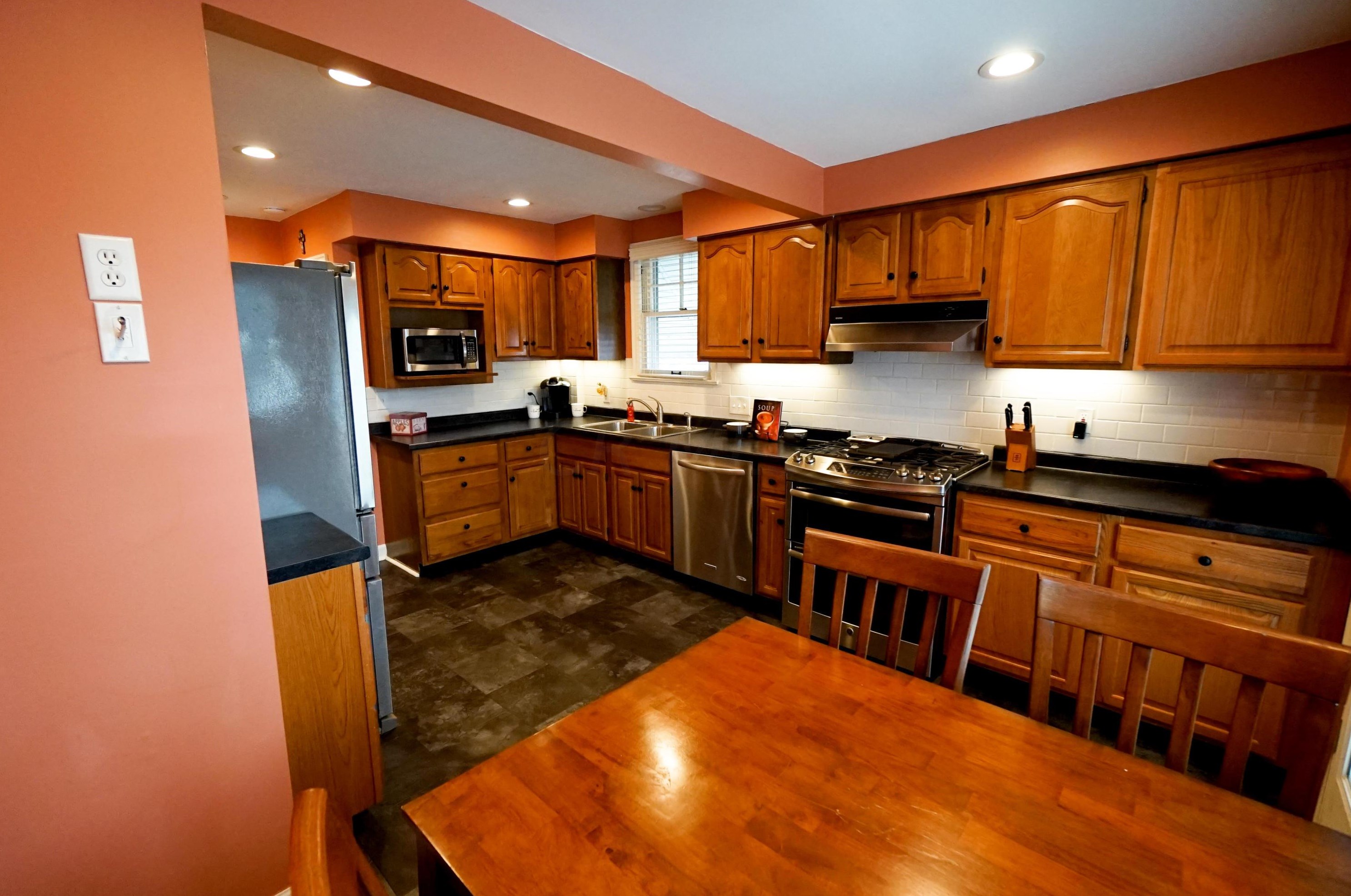 190 Dominion Blvd, Columbus OH 43214-2756 exterior