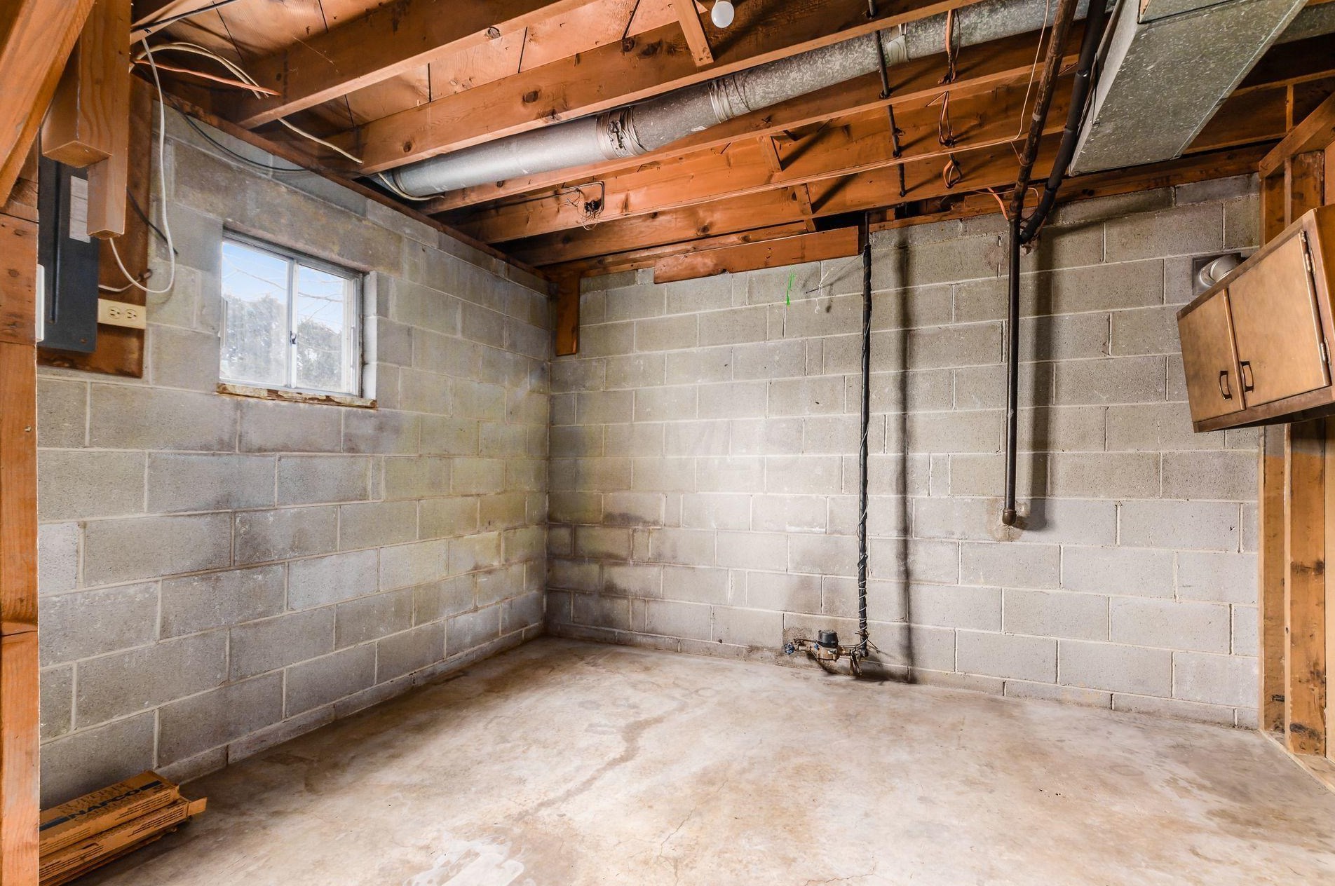 1491 Cottonwood Dr, Columbus OH 43229-4308 exterior