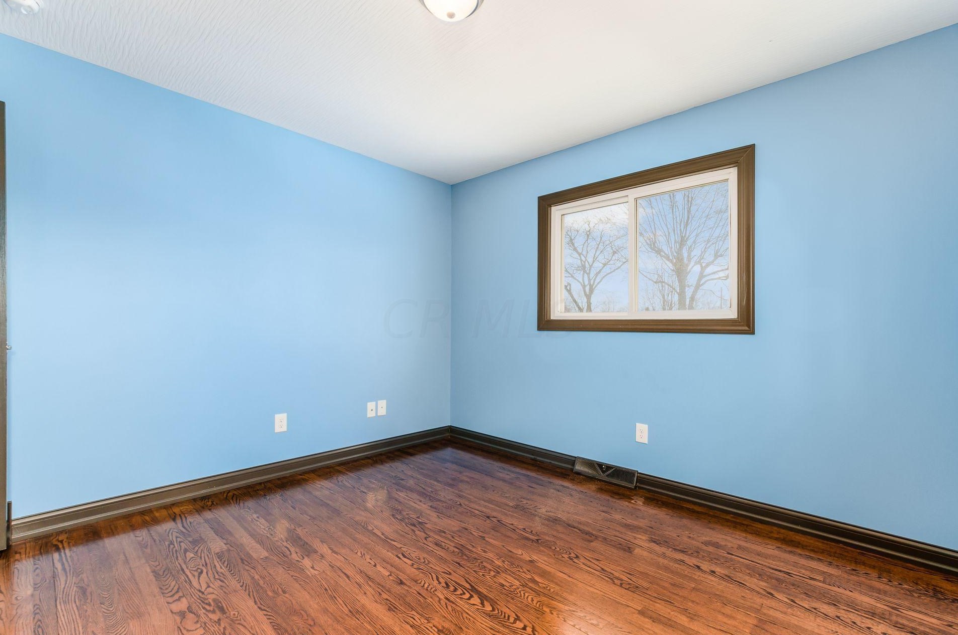 1491 Cottonwood Dr, Columbus OH 43229-4308 exterior