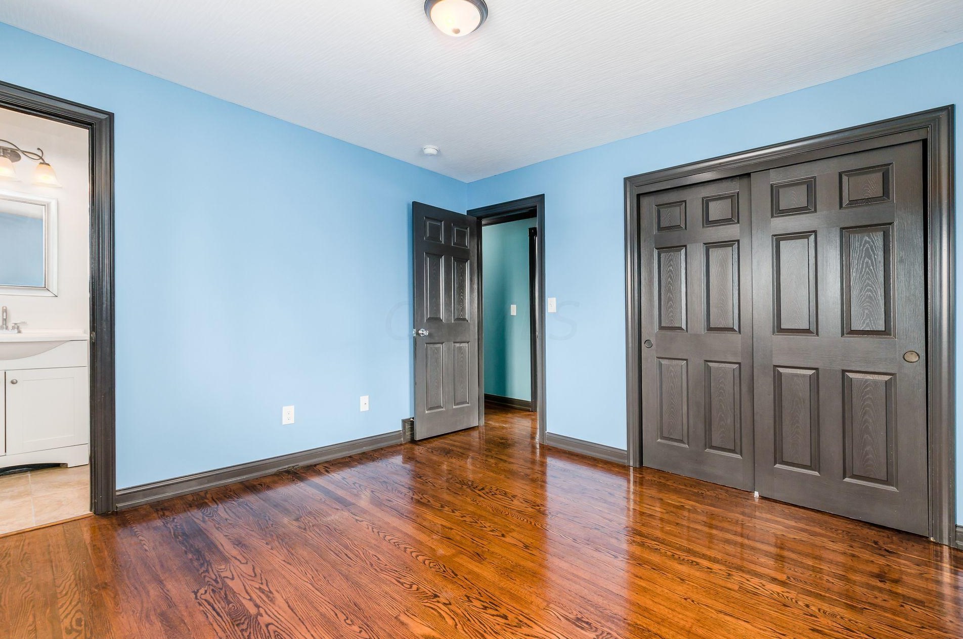 1491 Cottonwood Dr, Columbus OH 43229-4308 exterior