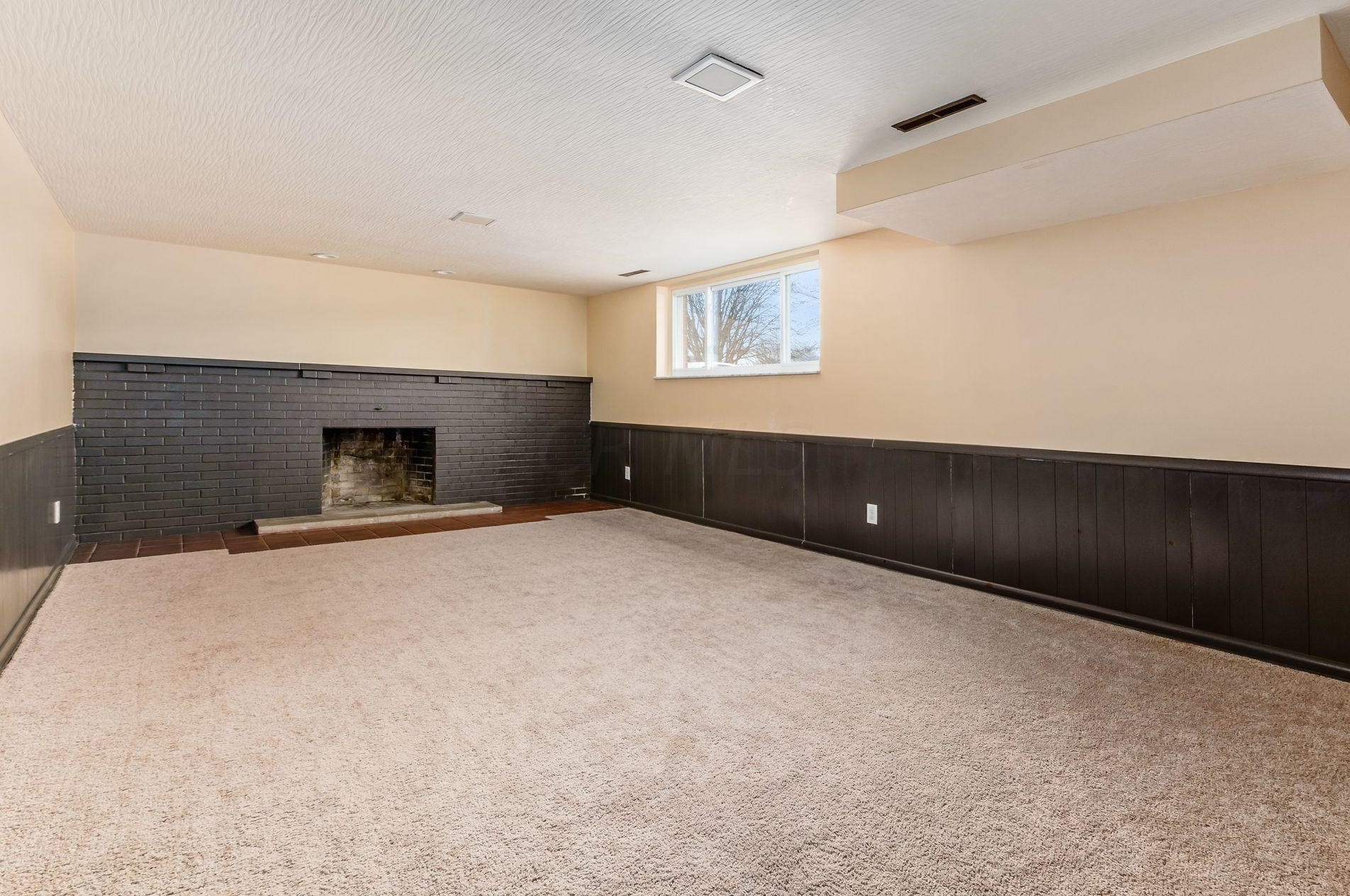 1491 Cottonwood Dr, Columbus OH 43229-4308 exterior