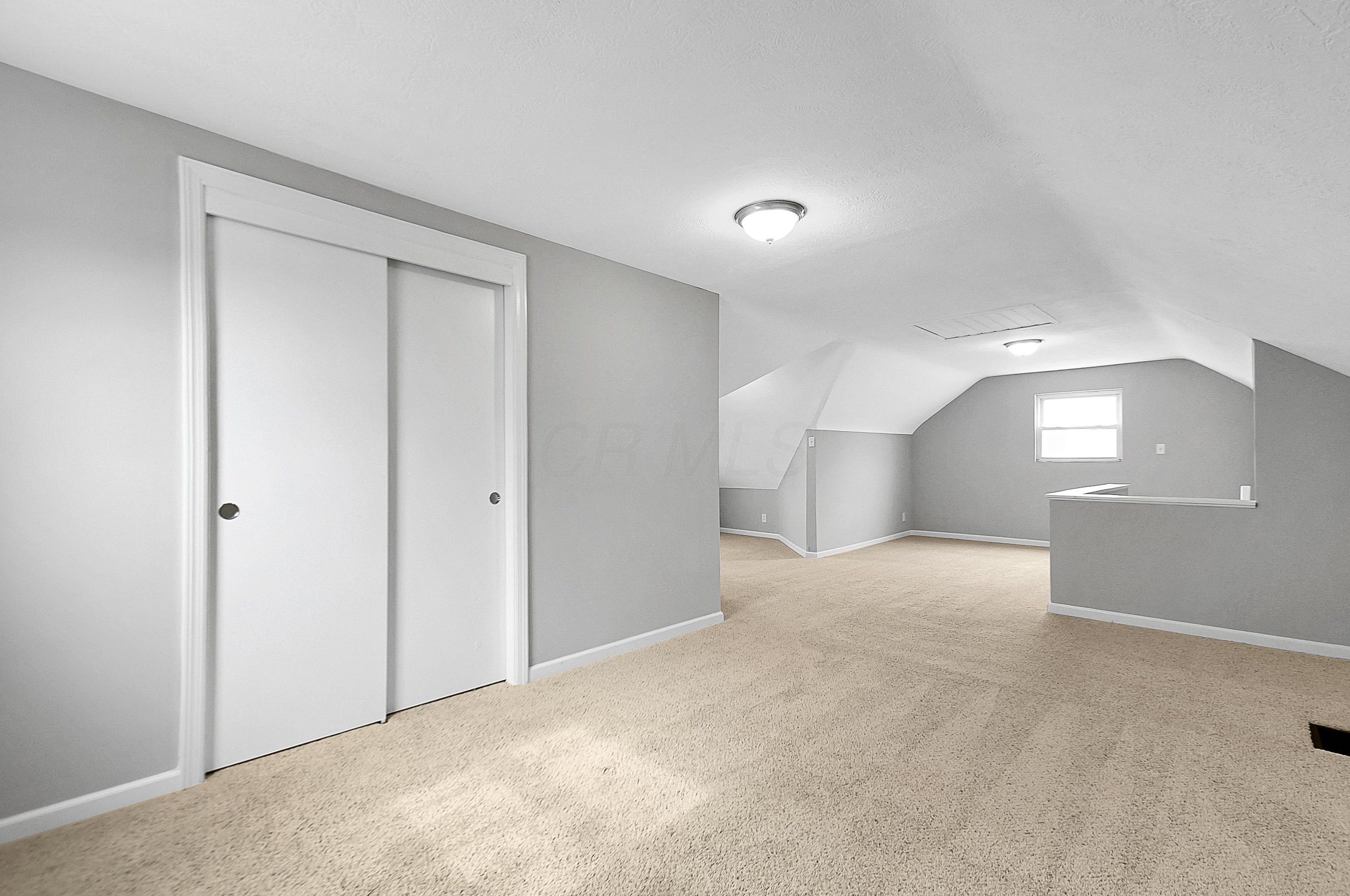 914 Chestershire Rd, Columbus OH 43204-2328 exterior