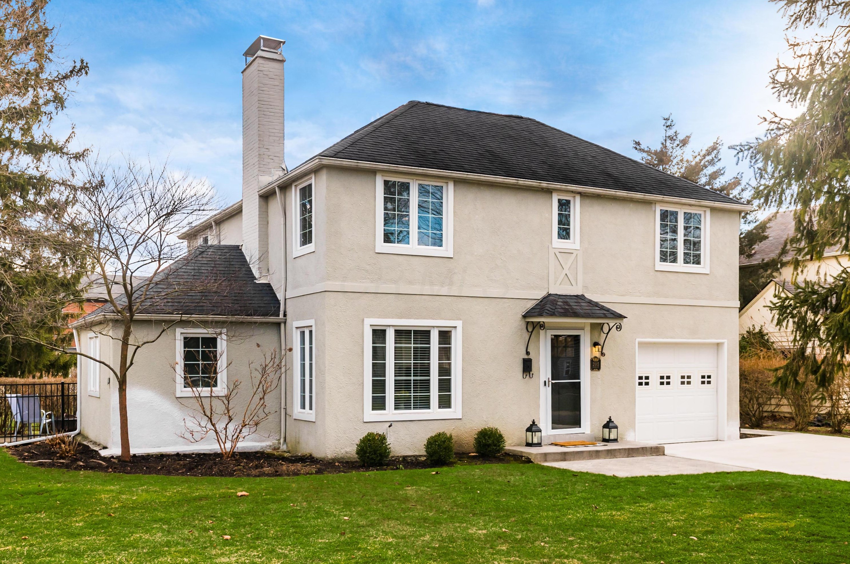2015 Inchcliff Rd, Columbus, OH 43221-2779